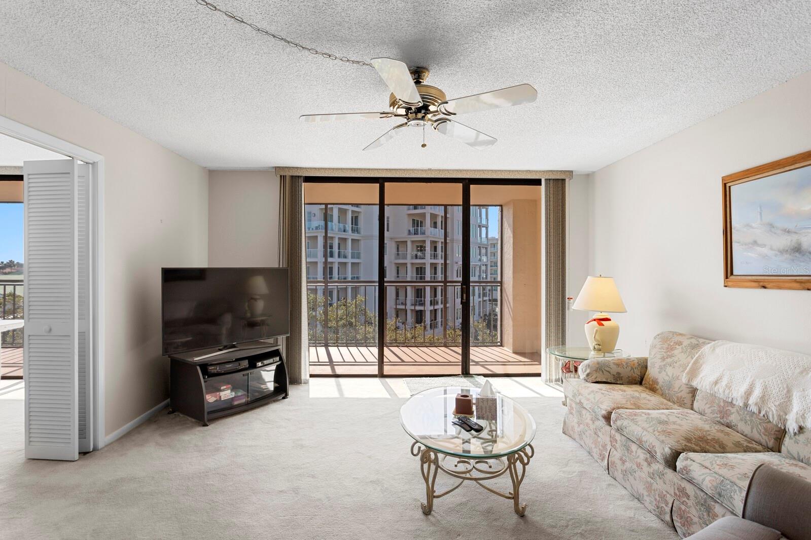 Image 17 of 50 For 220 Belleview Boulevard 702