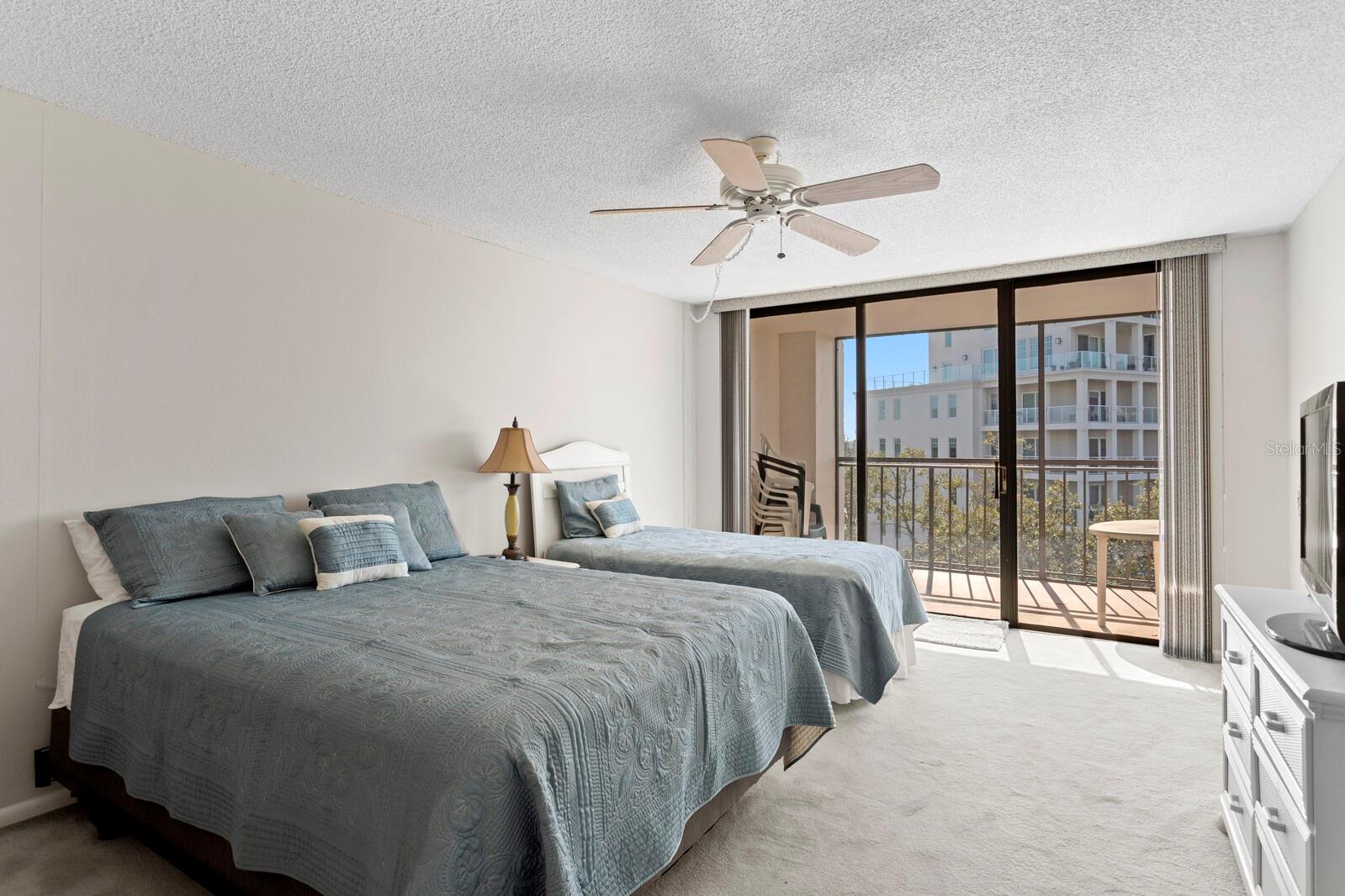 Image 26 of 50 For 220 Belleview Boulevard 702