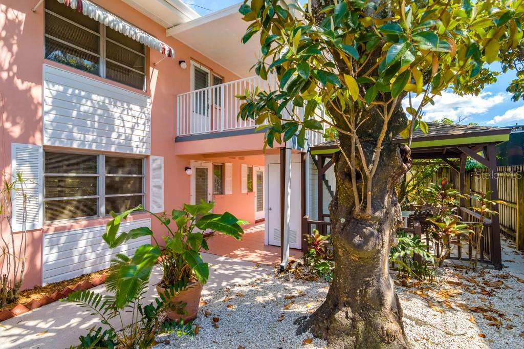 Image 10 of 22 For 710 Lincoln Avenue