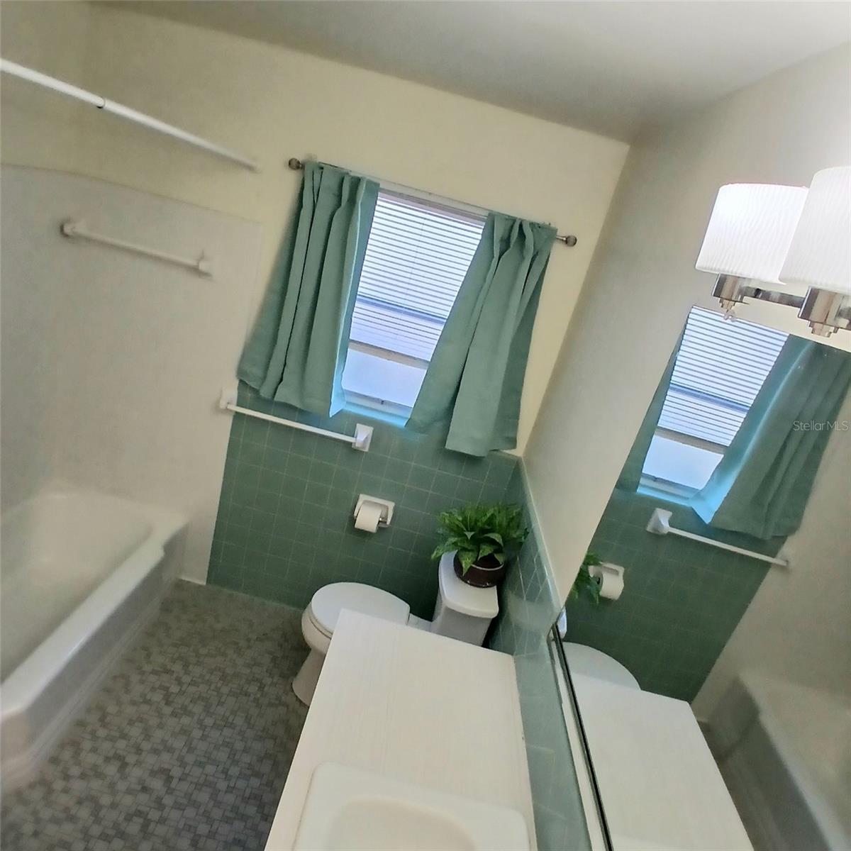 Image 18 of 22 For 710 Lincoln Avenue