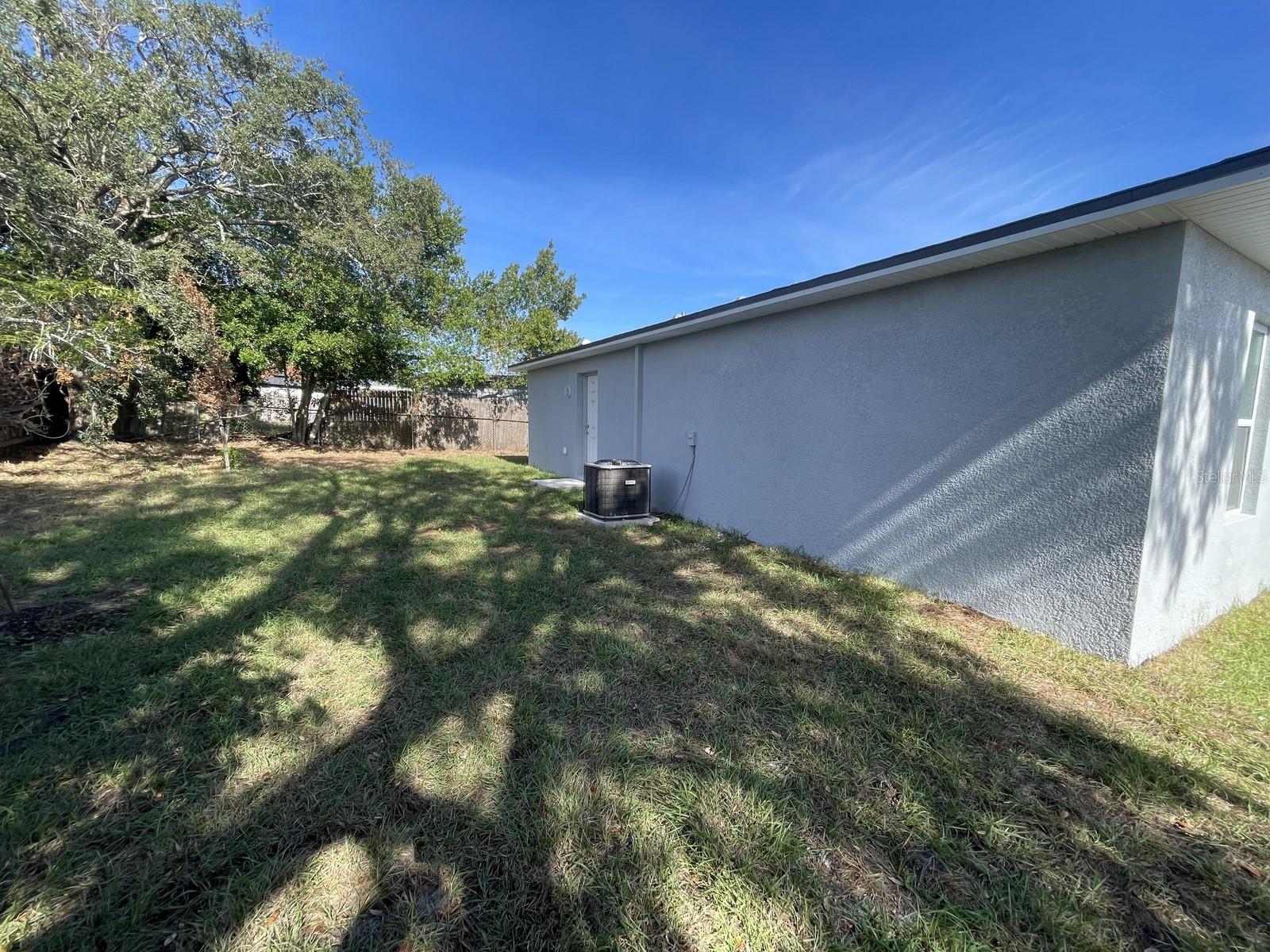 Listing photo id 8 for 9835 Gray Fox Lane