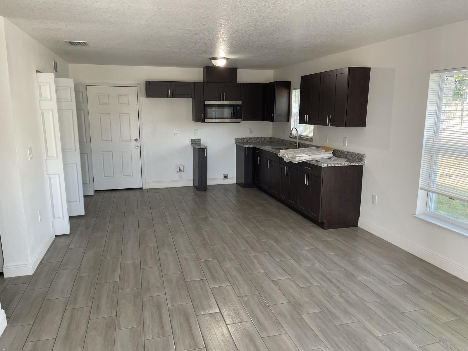 Listing photo id 9 for 9835 Gray Fox Lane