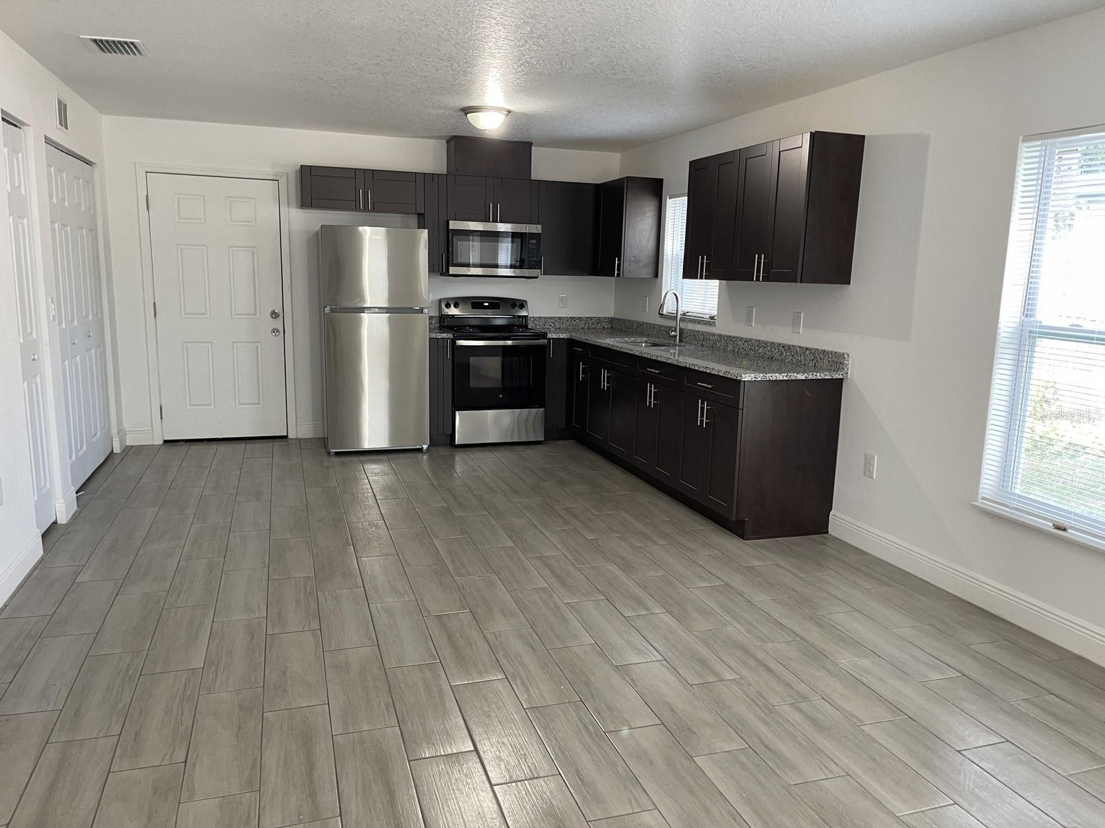 Listing photo id 15 for 9835 Gray Fox Lane