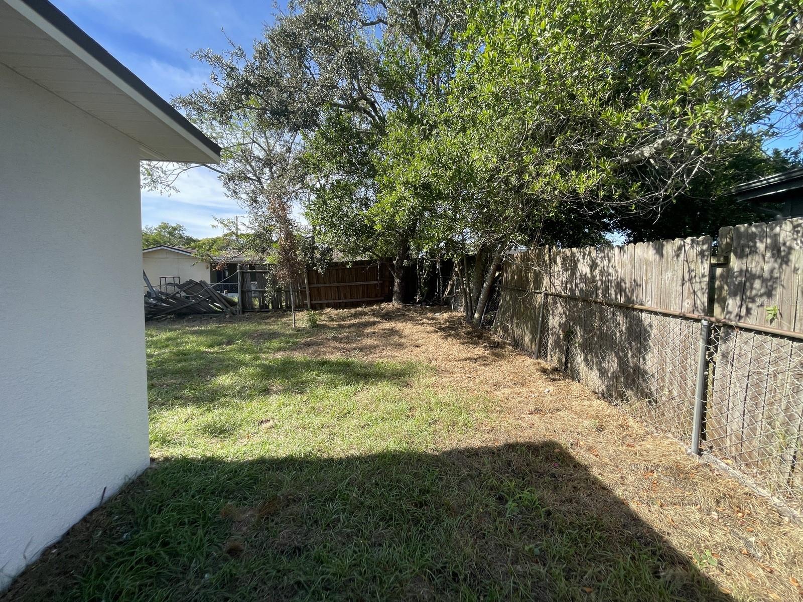 Listing photo id 5 for 9835 Gray Fox Lane