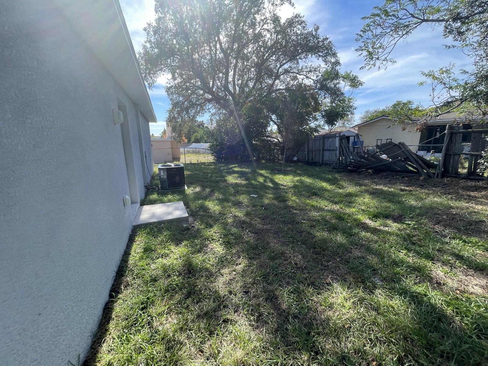 Listing photo id 6 for 9835 Gray Fox Lane