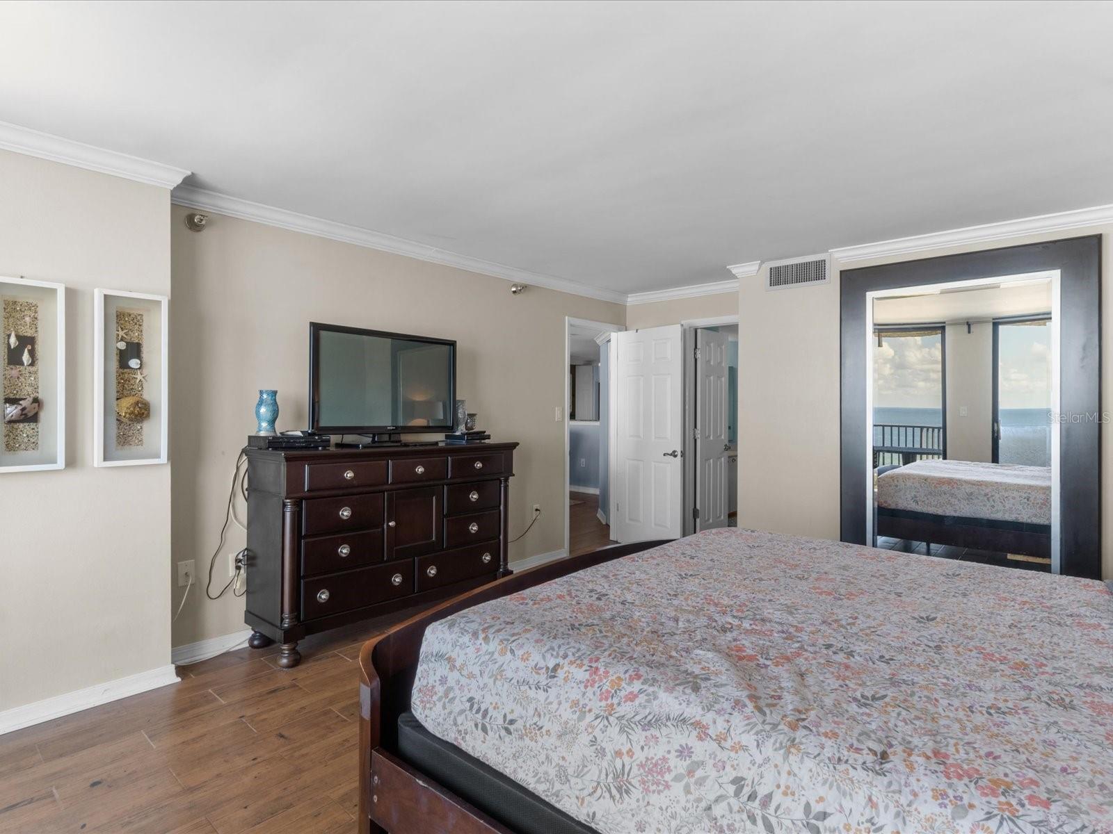 Image 24 of 45 For 1290 Gulf Boulevard 903