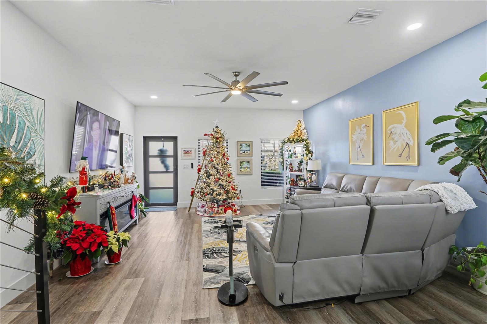 Image 4 of 38 For 6203 64th Way N