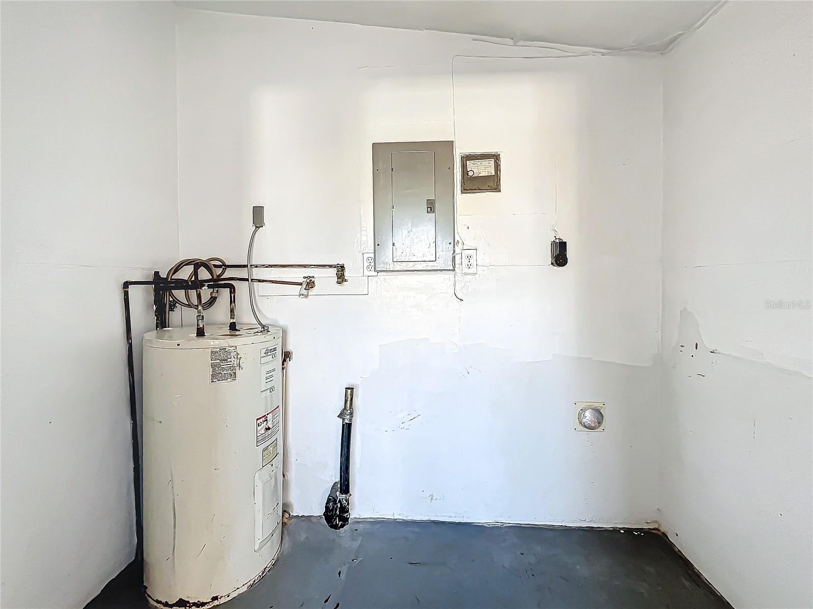 Image 18 of 24 For 1318 Preston Street S