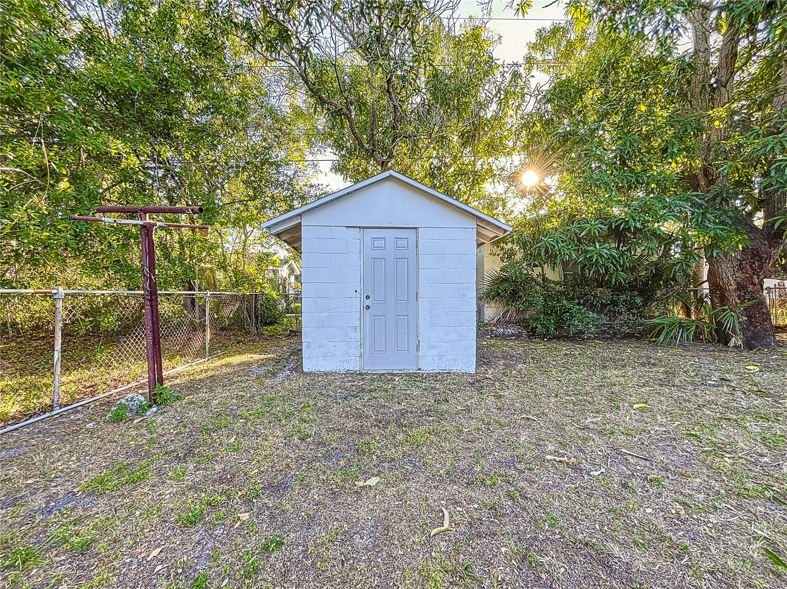 Image 22 of 24 For 1318 Preston Street S