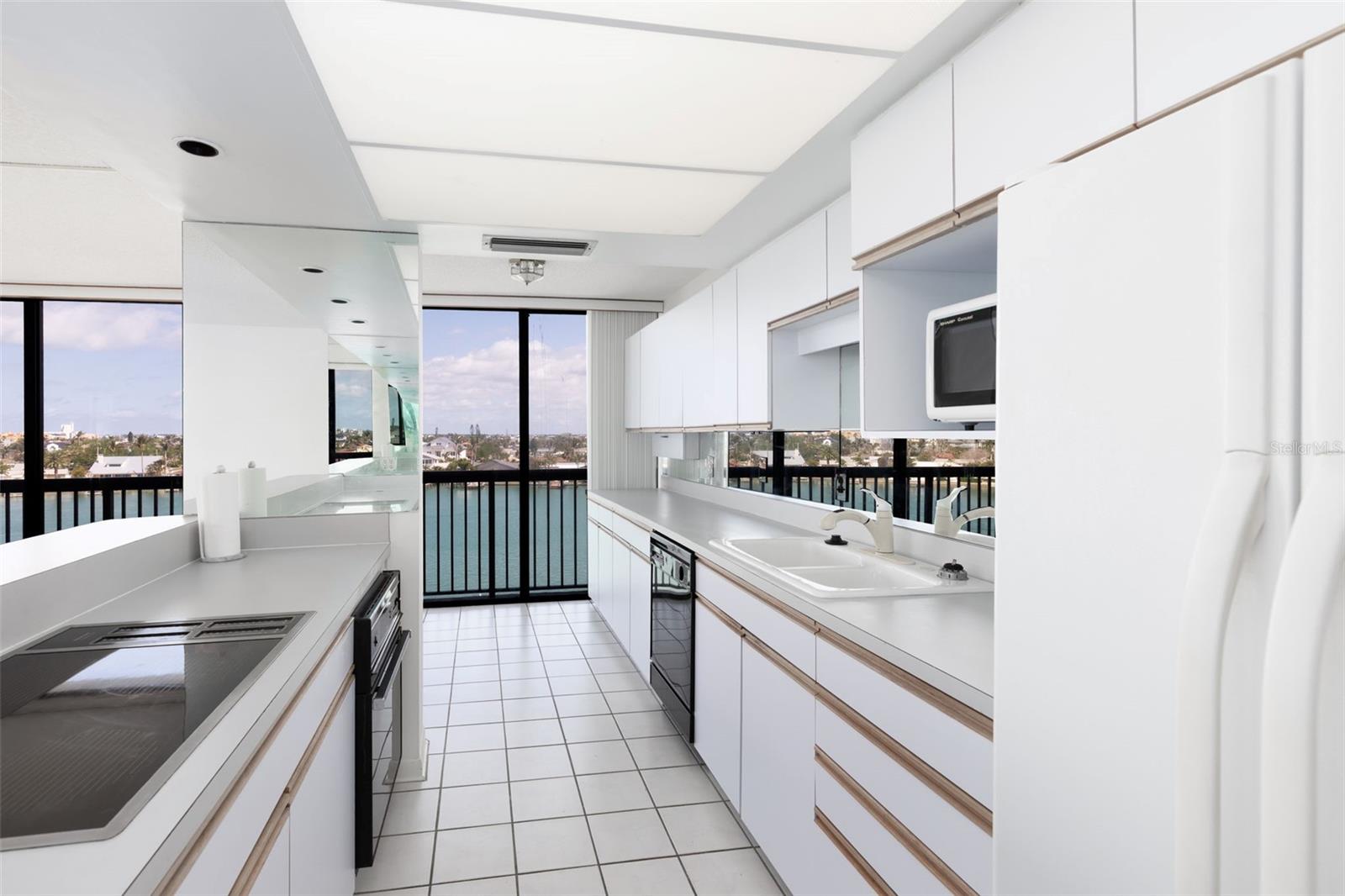 Image 10 of 24 For 9525 Blind Pass Road 508