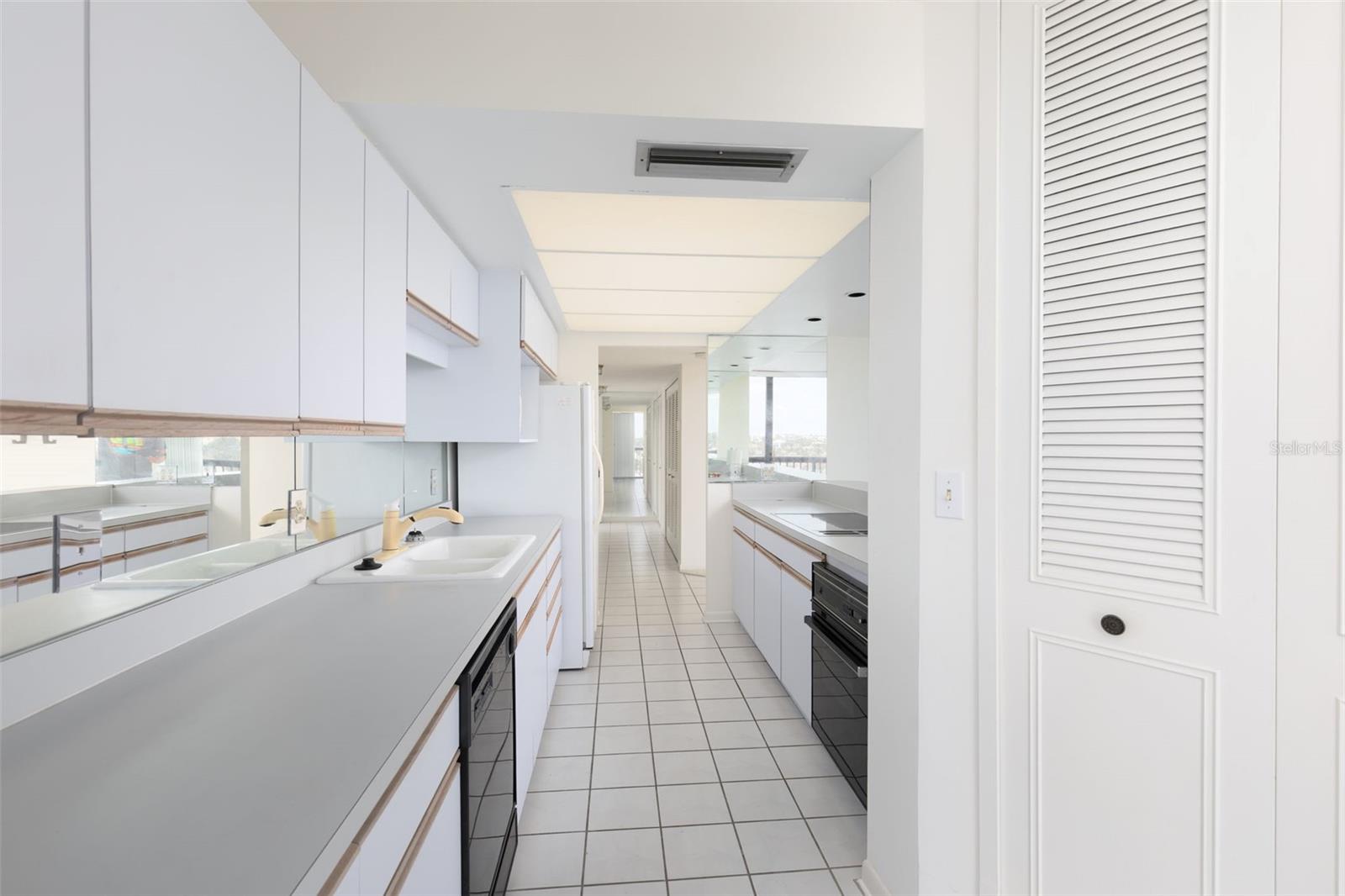 Image 8 of 24 For 9525 Blind Pass Road 508