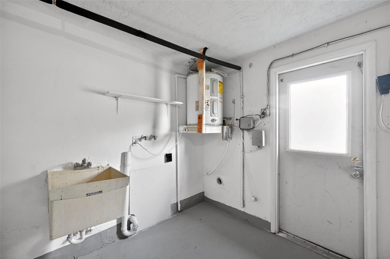 Image 28 of 40 For 1037 Tamarac Drive