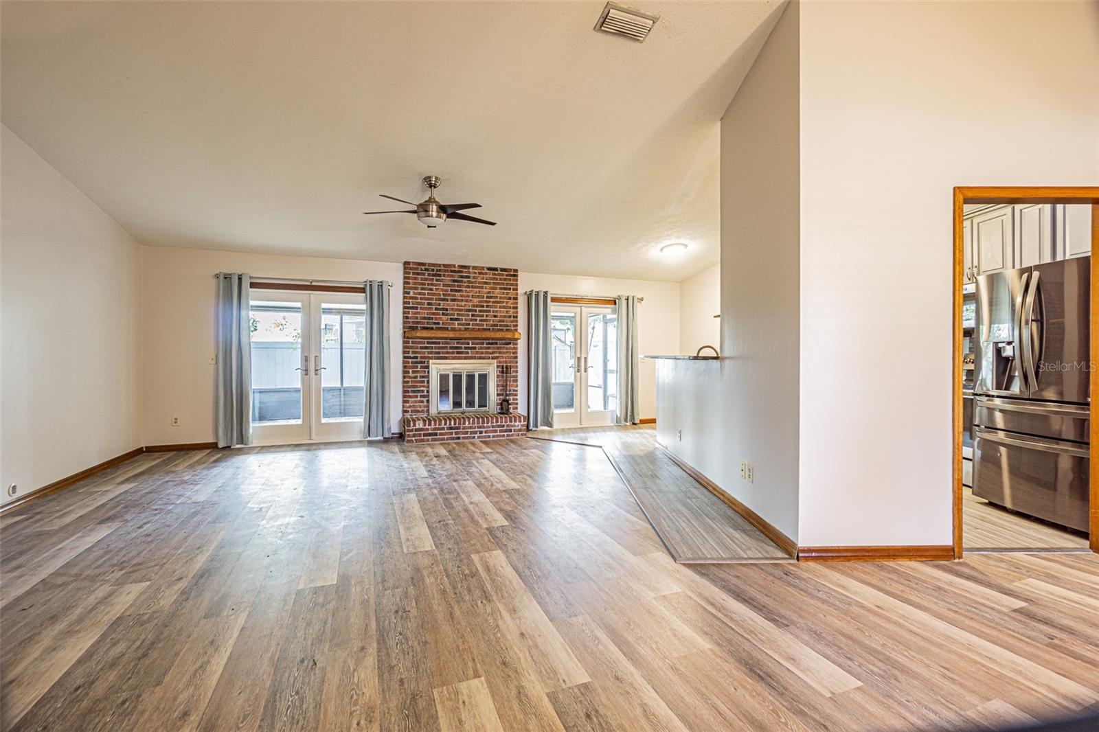 Listing photo id 12 for 710 Millifold Place