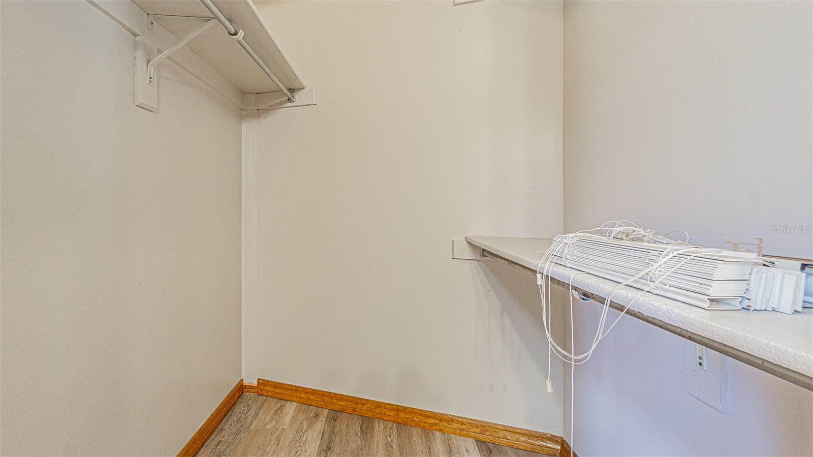 Listing photo id 19 for 710 Millifold Place