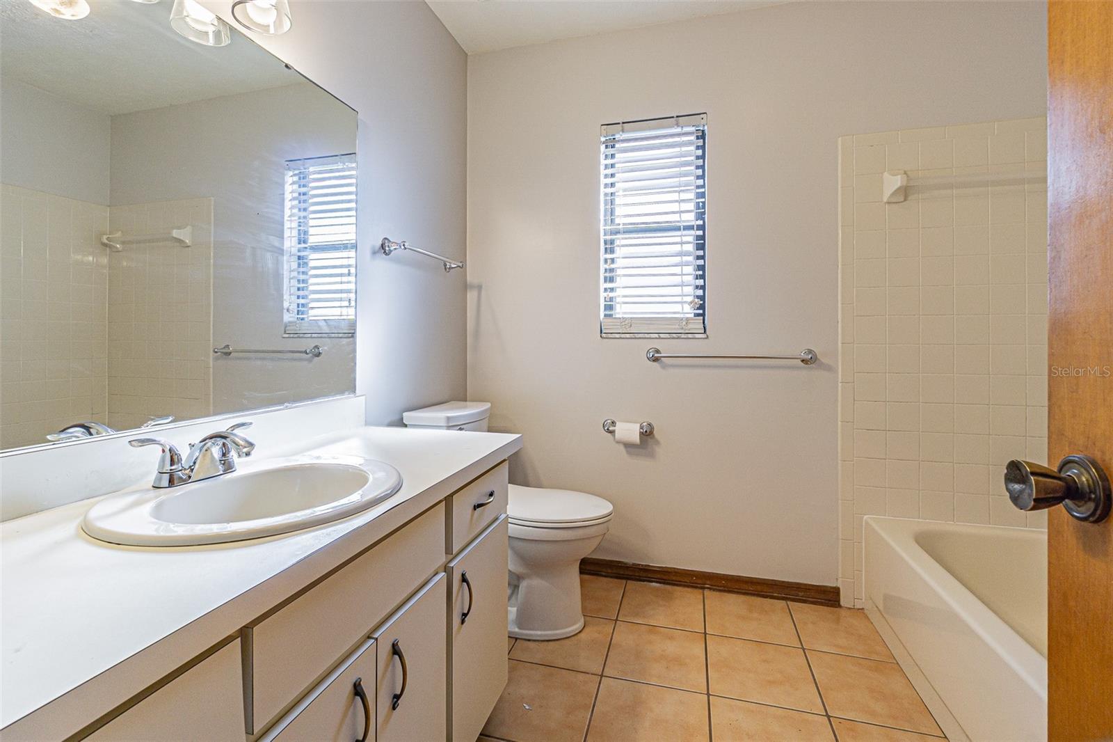 Listing photo id 23 for 710 Millifold Place