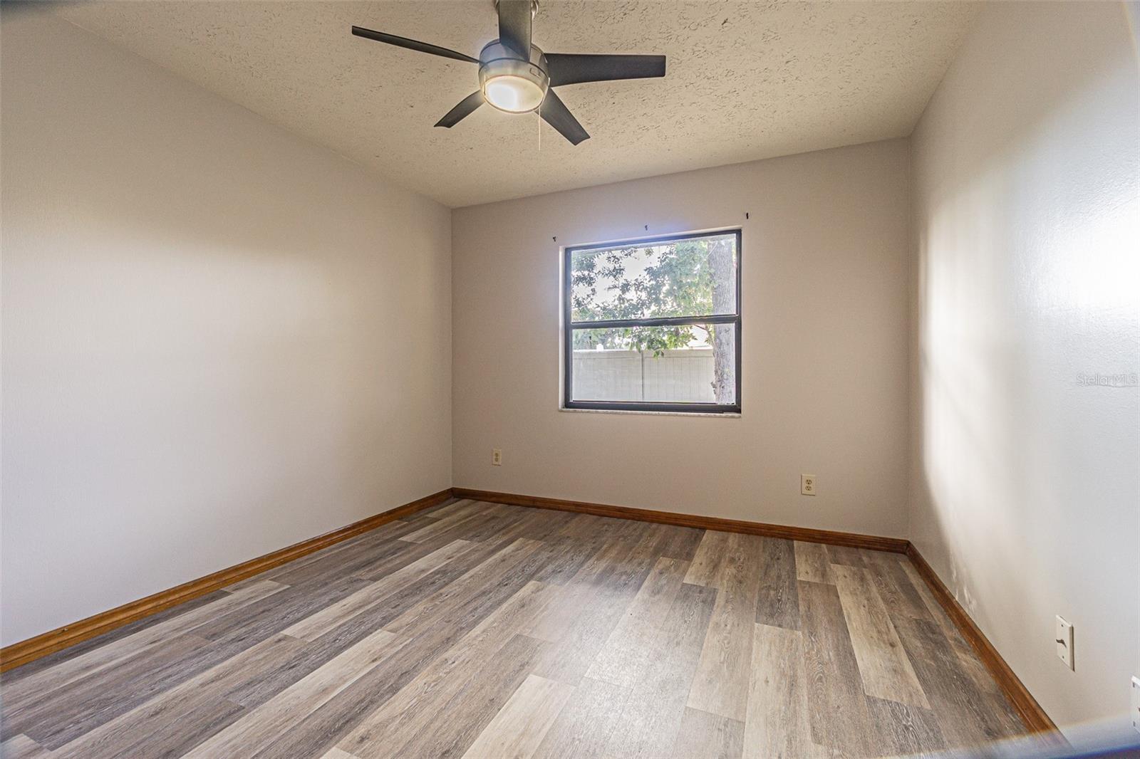 Listing photo id 25 for 710 Millifold Place