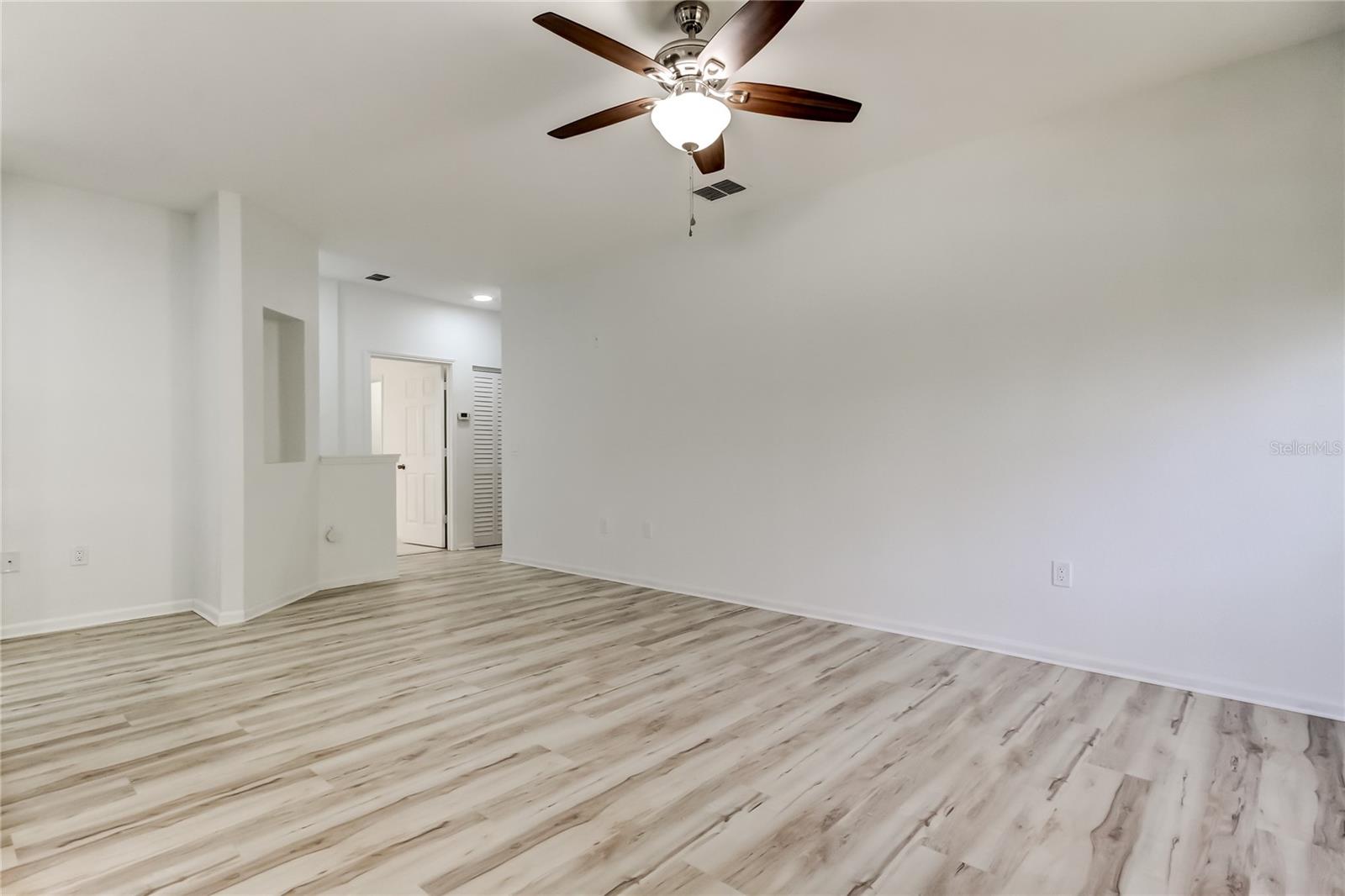 Image 17 of 65 For 2107 Portofino Place 3021