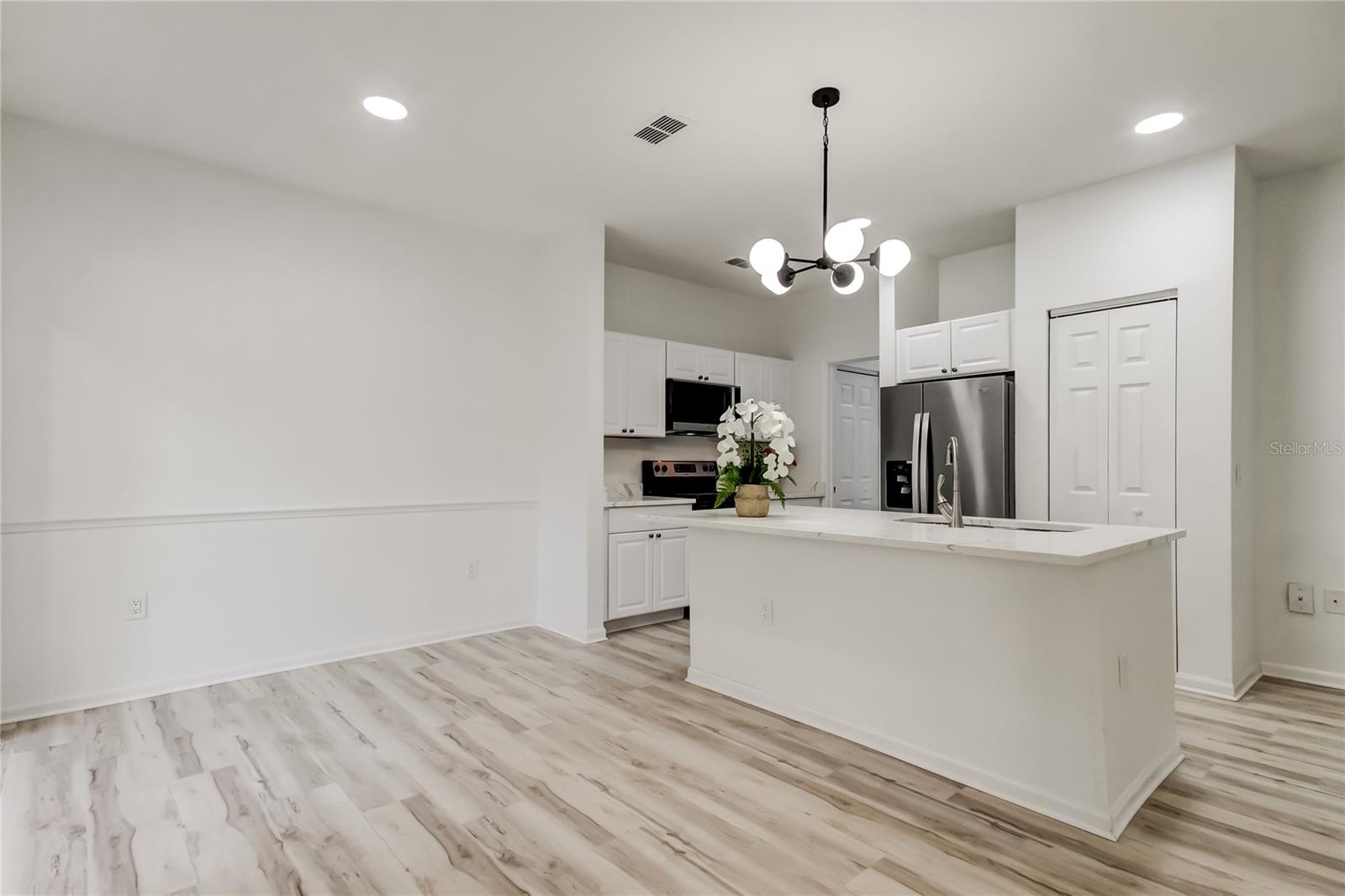 Image 19 of 65 For 2107 Portofino Place 3021