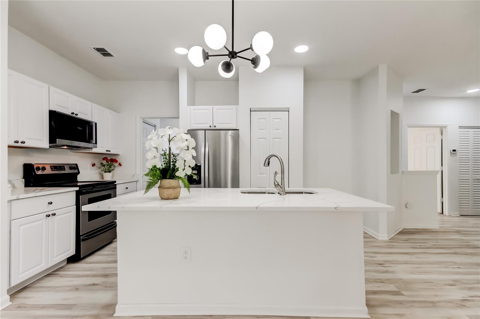 Image 8 of 65 For 2107 Portofino Place 3021