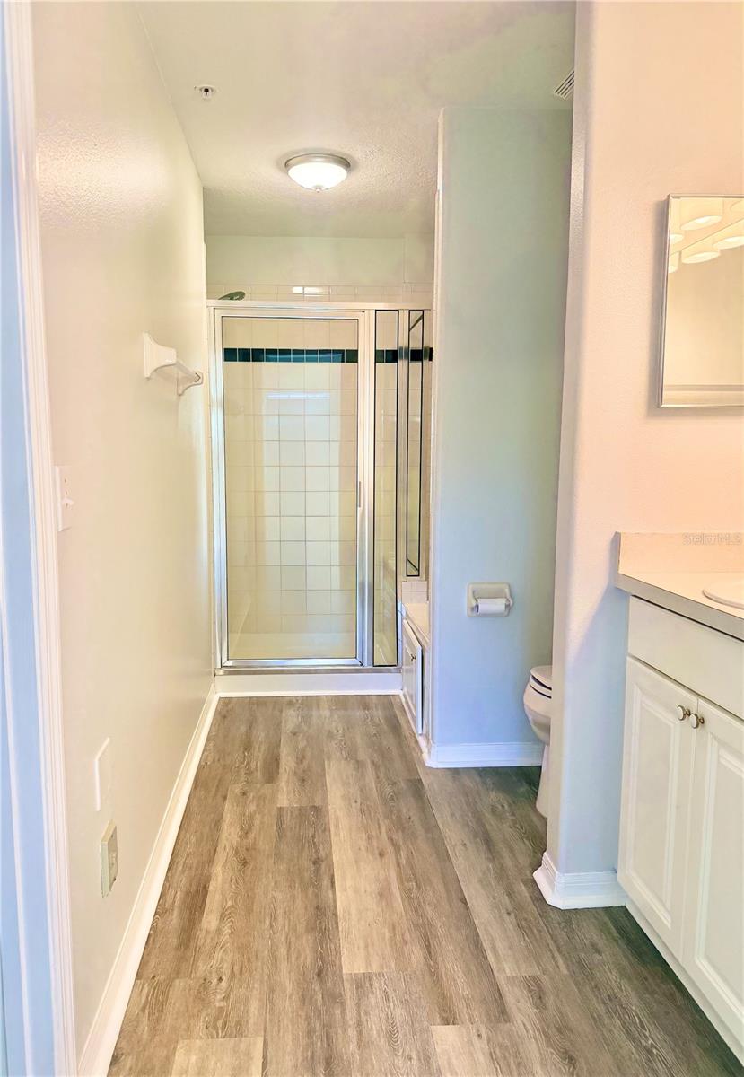 Image 13 of 46 For 4220 Players Place 2221