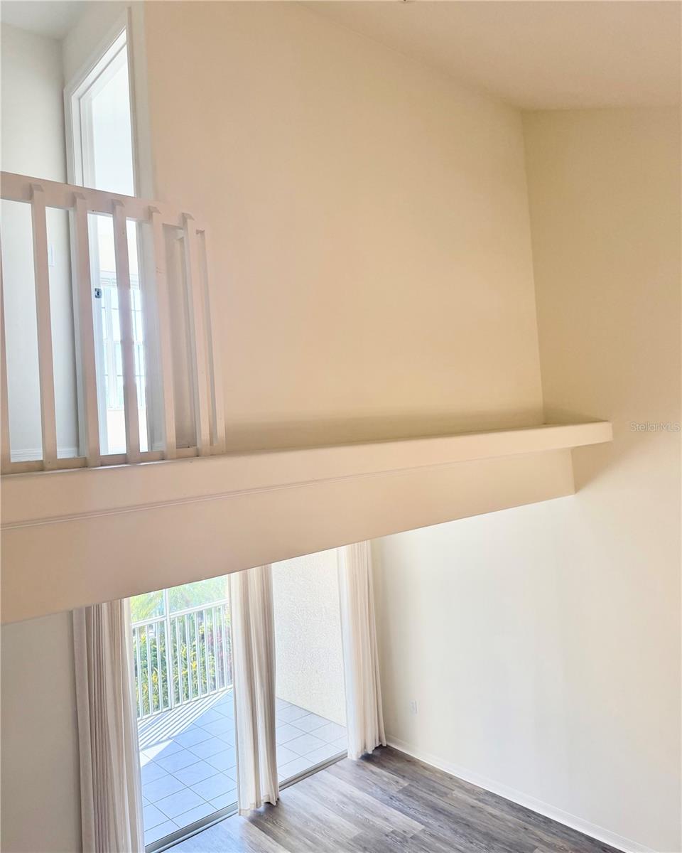 Image 20 of 46 For 4220 Players Place 2221