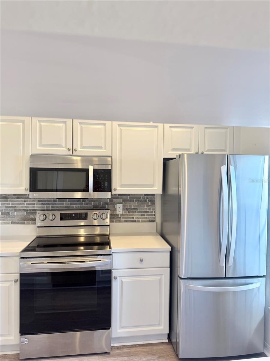 Image 4 of 46 For 4220 Players Place 2221