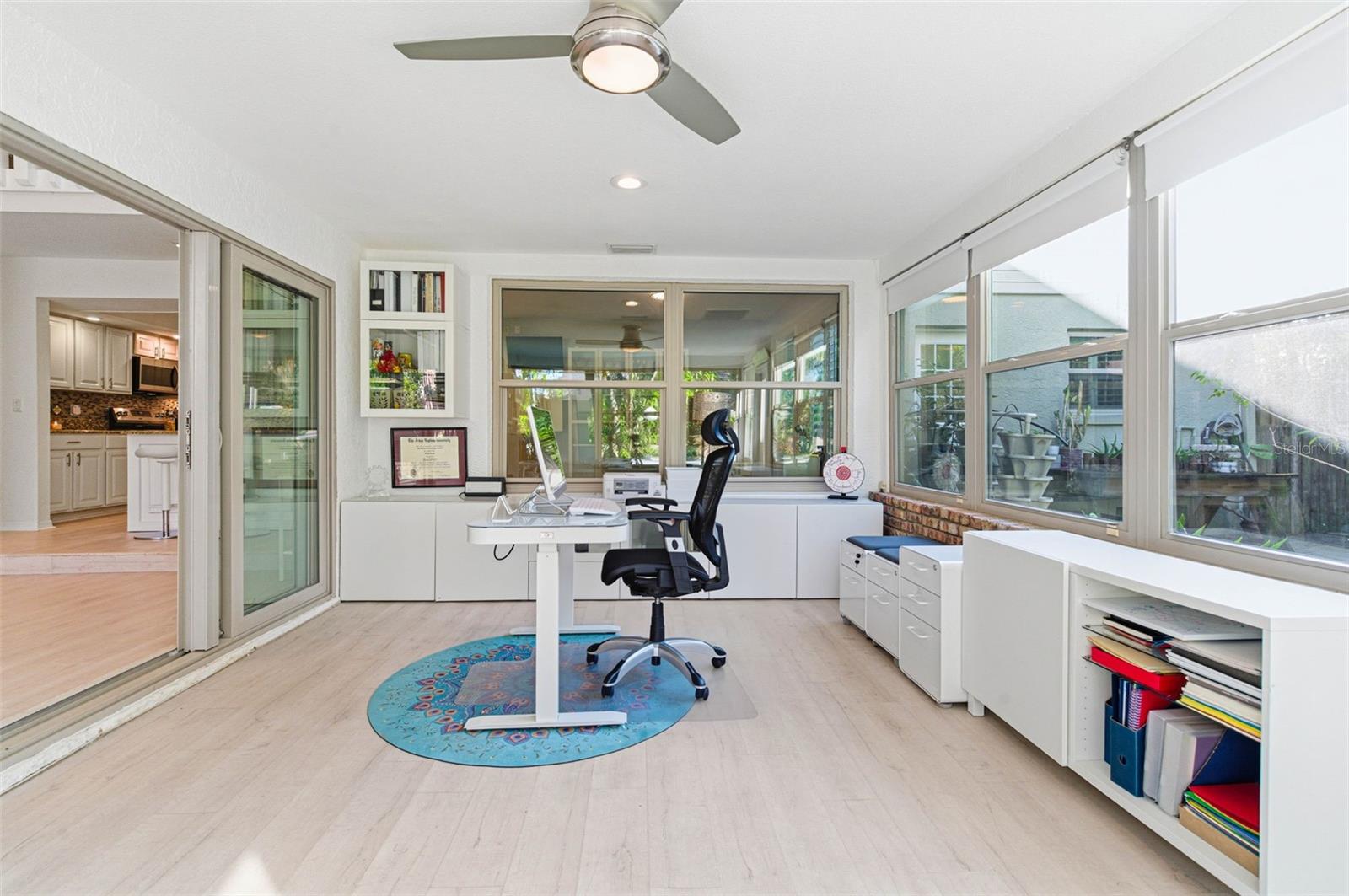 Listing photo id 8 for 5026 Barrowe Drive