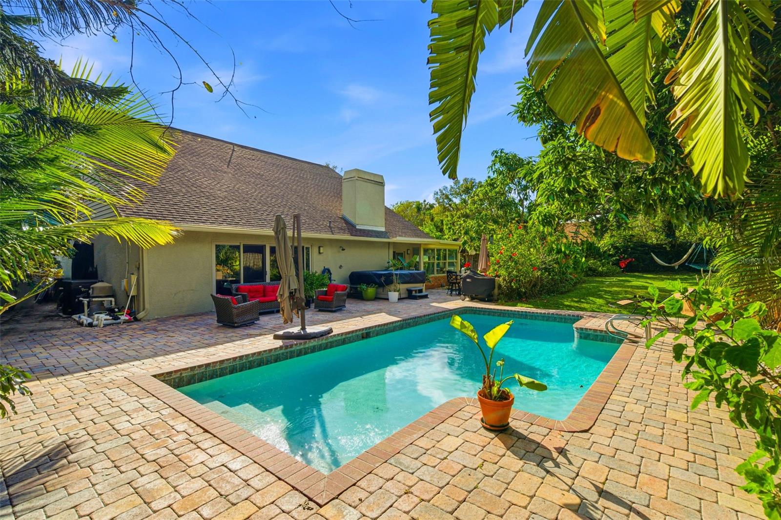 Listing photo id 14 for 5026 Barrowe Drive