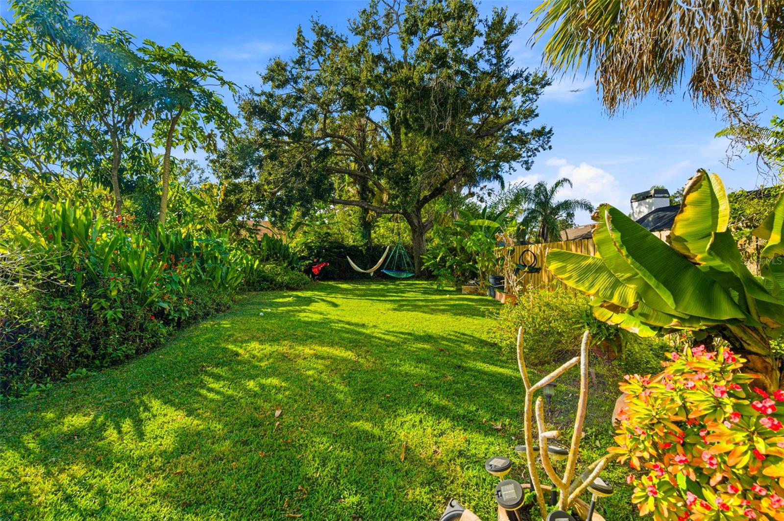 Listing photo id 17 for 5026 Barrowe Drive