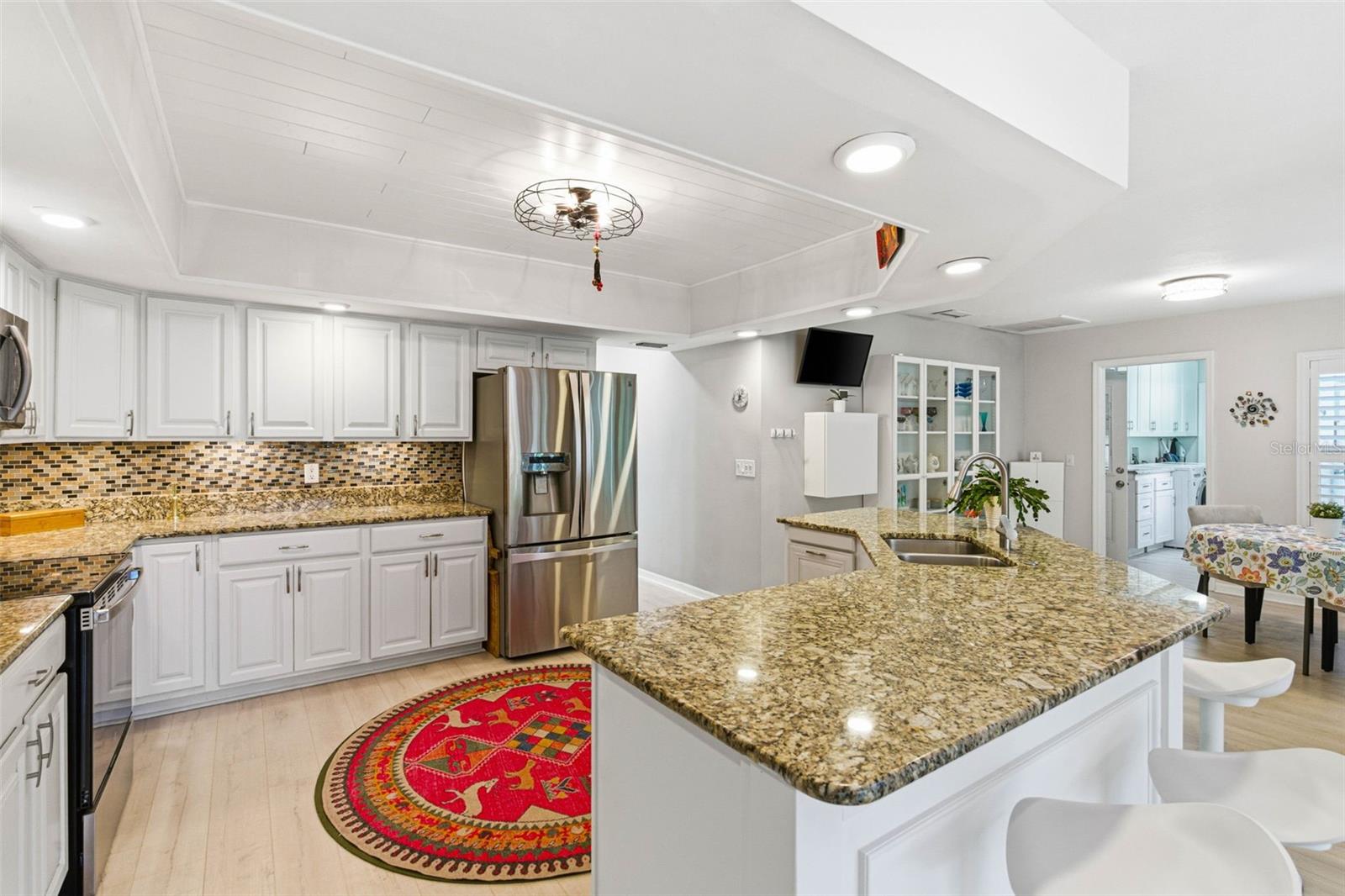 Listing photo id 27 for 5026 Barrowe Drive