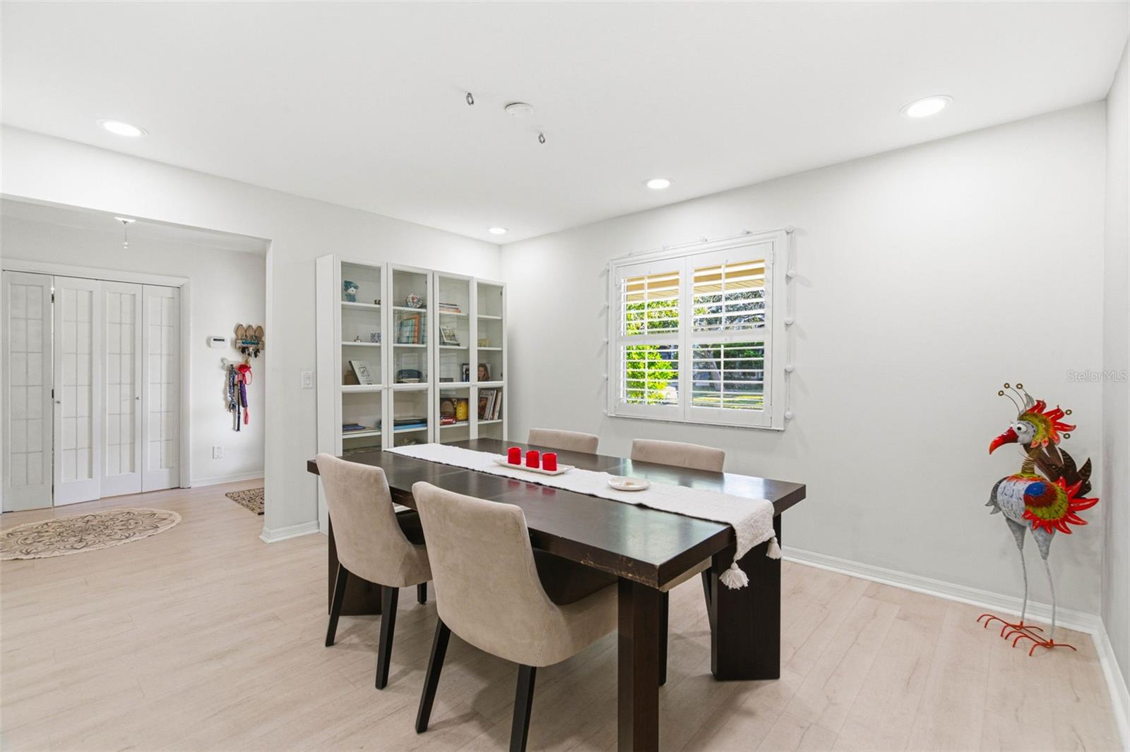 Listing photo id 36 for 5026 Barrowe Drive