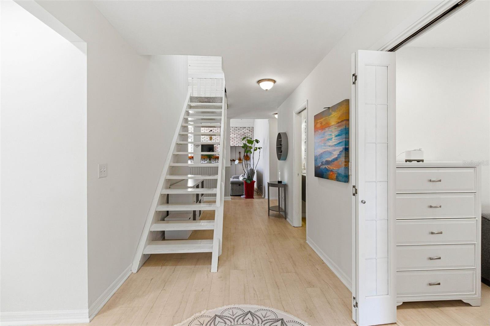 Listing photo id 43 for 5026 Barrowe Drive