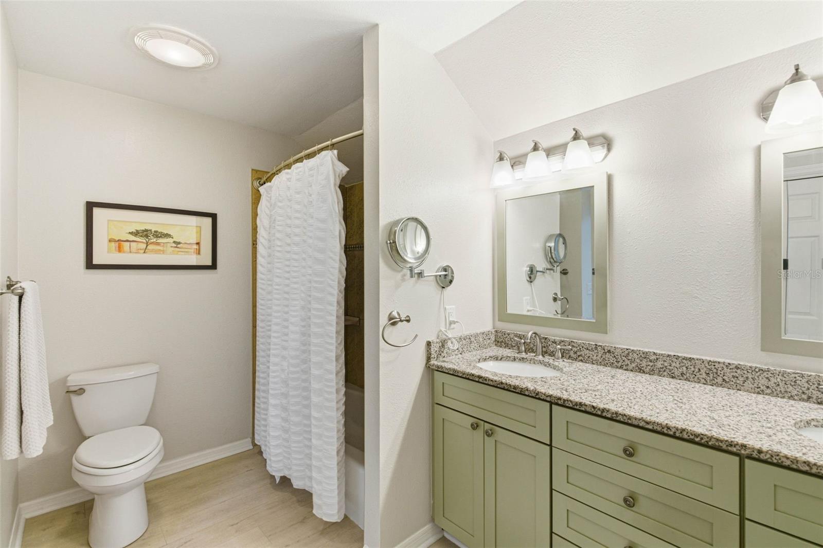 Listing photo id 56 for 5026 Barrowe Drive