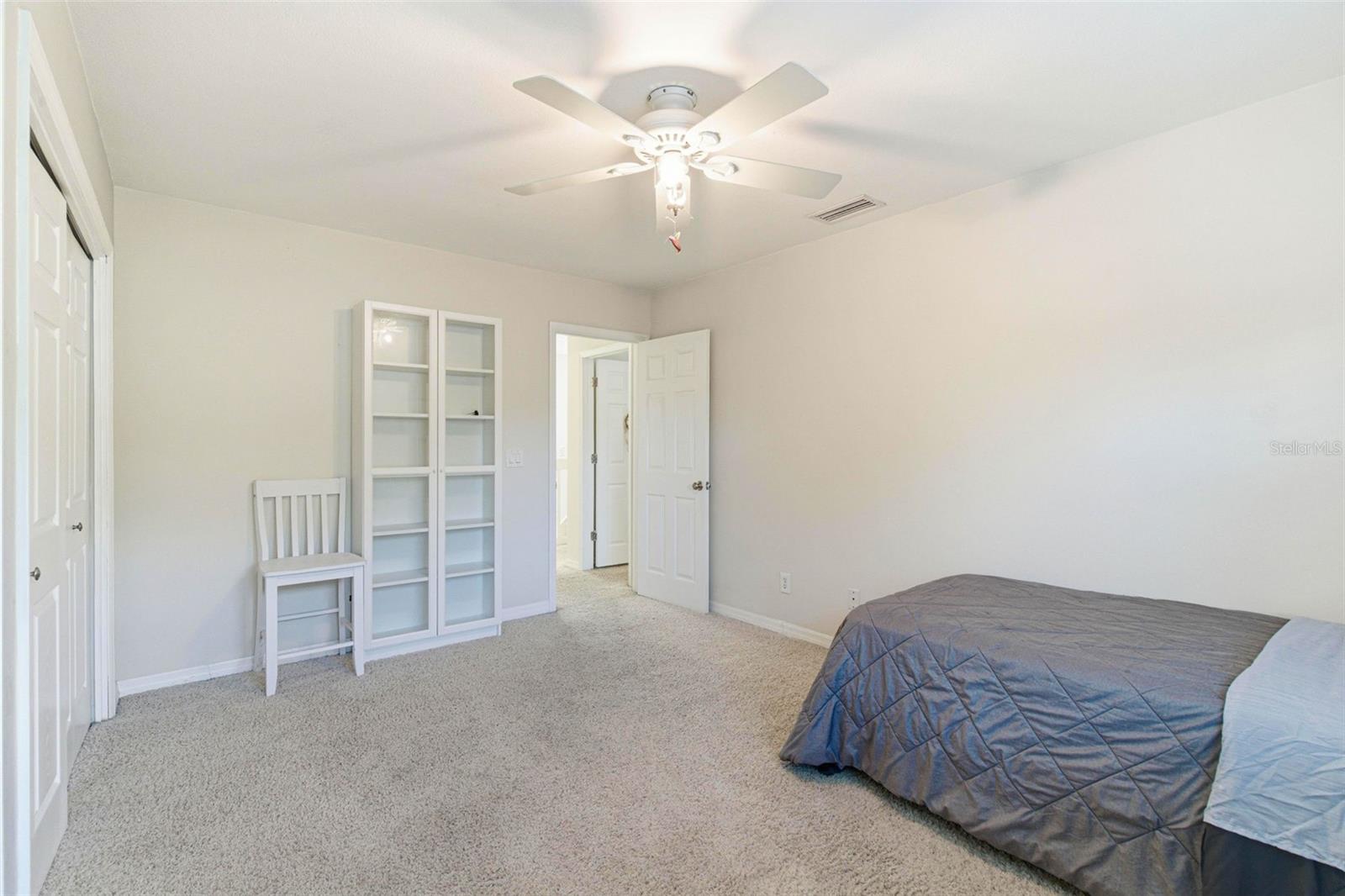 Listing photo id 60 for 5026 Barrowe Drive