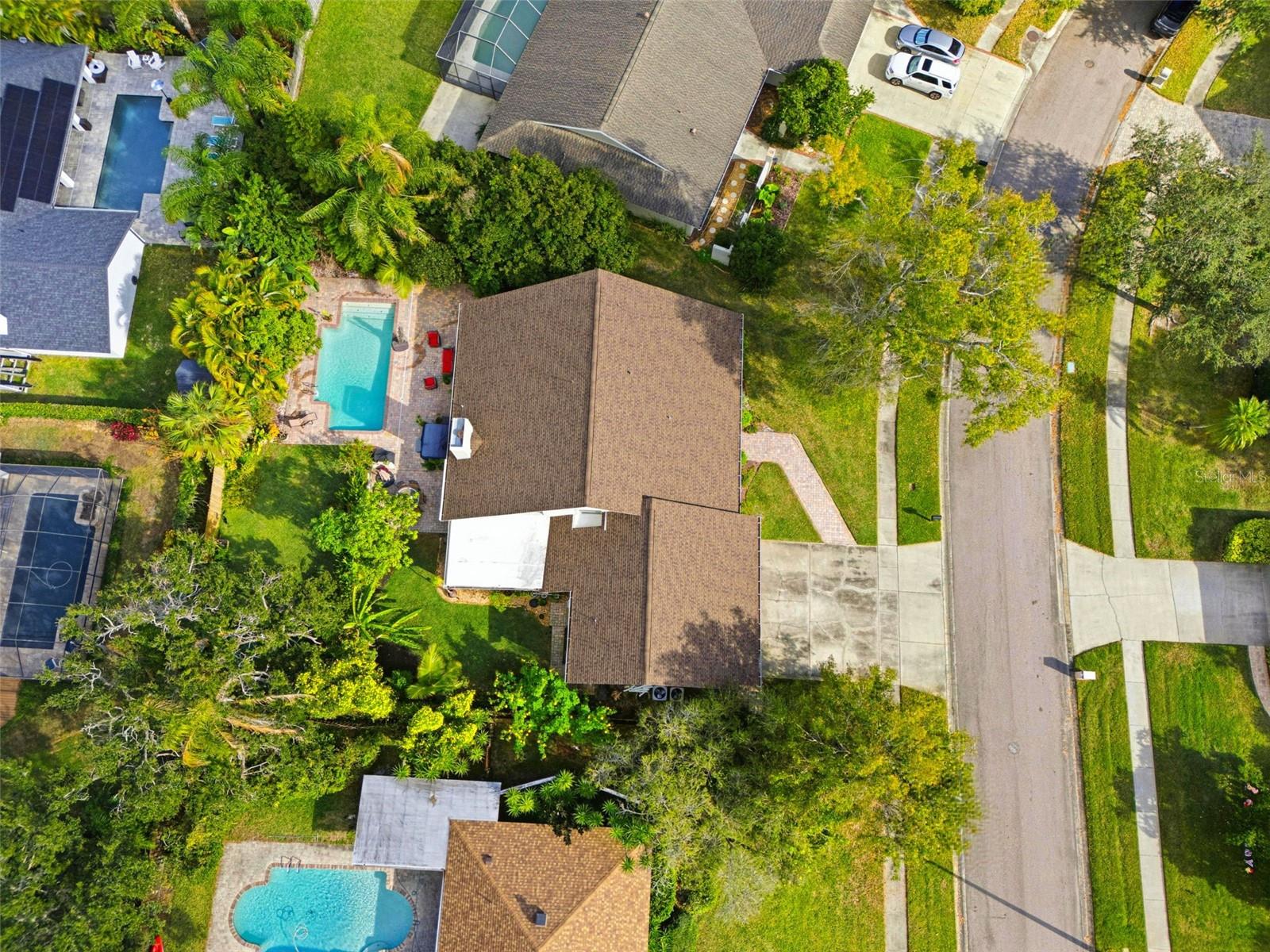 Listing photo id 64 for 5026 Barrowe Drive