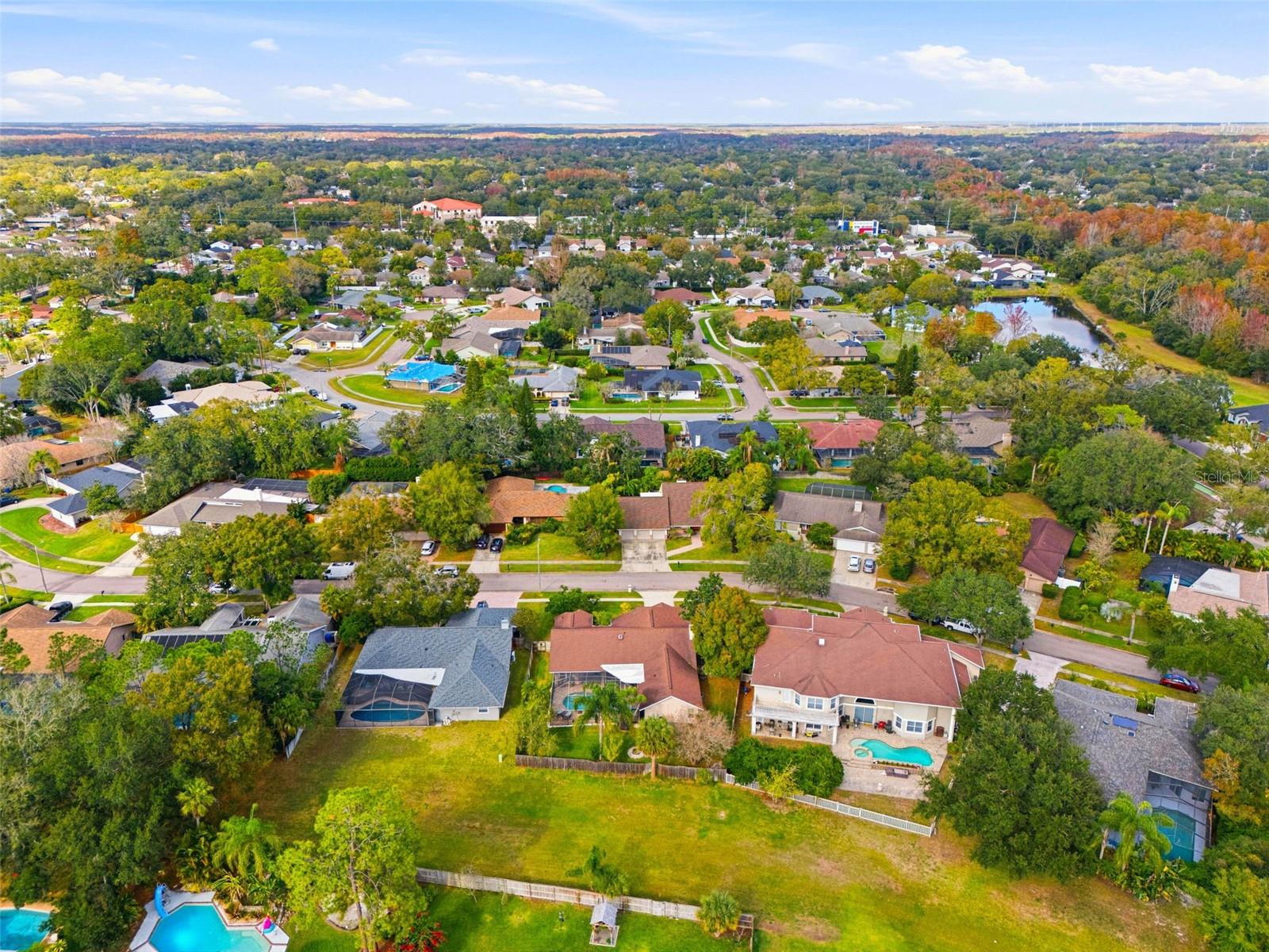 Listing photo id 68 for 5026 Barrowe Drive