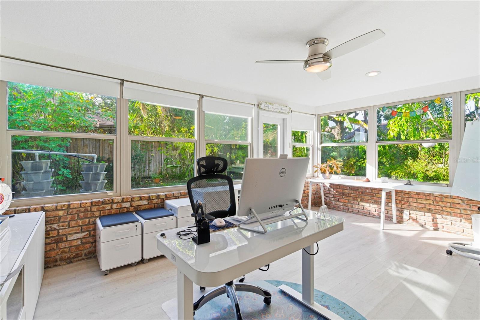 Listing photo id 6 for 5026 Barrowe Drive