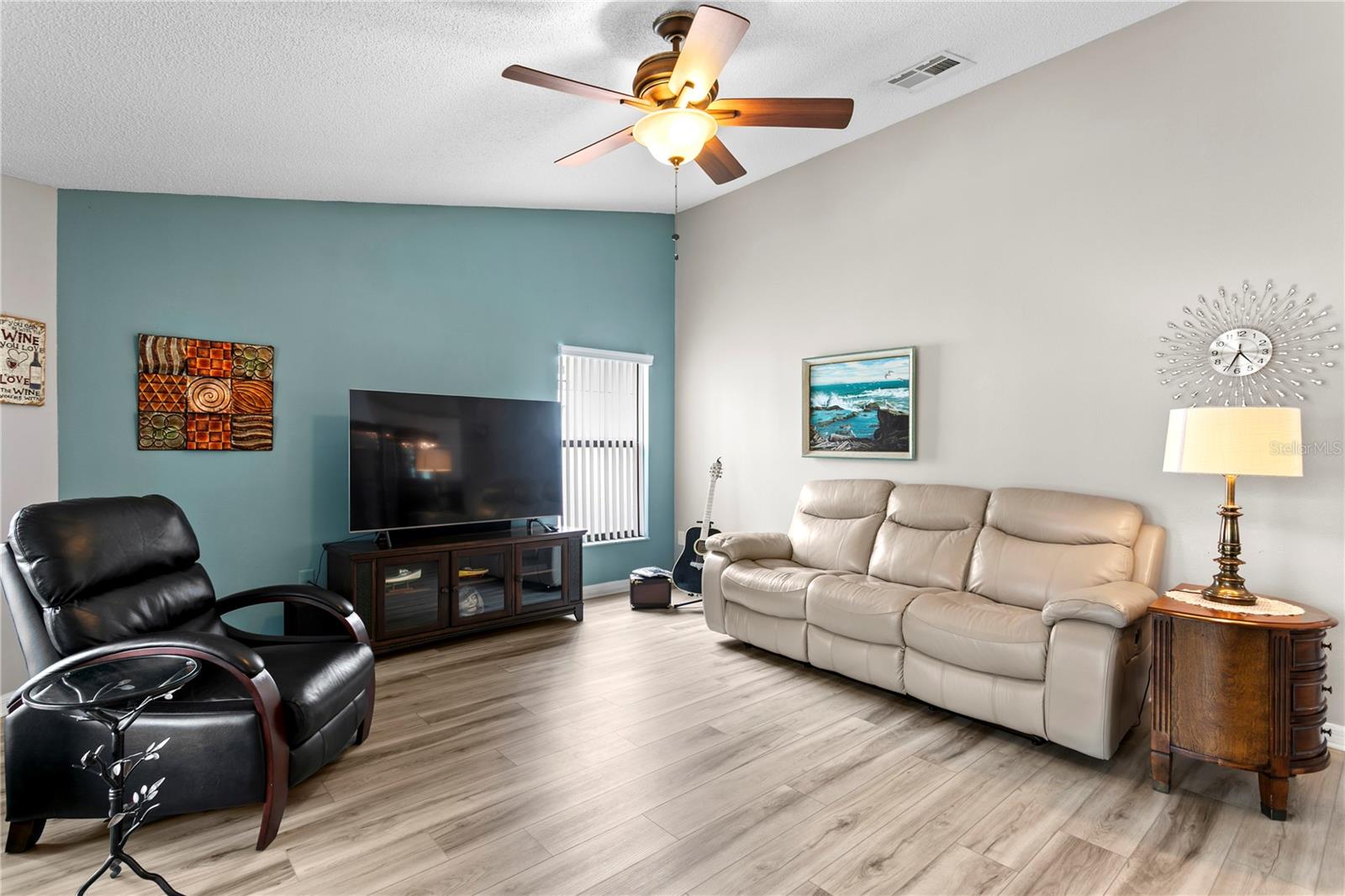 Listing photo id 8 for 11206 Pocket Brook