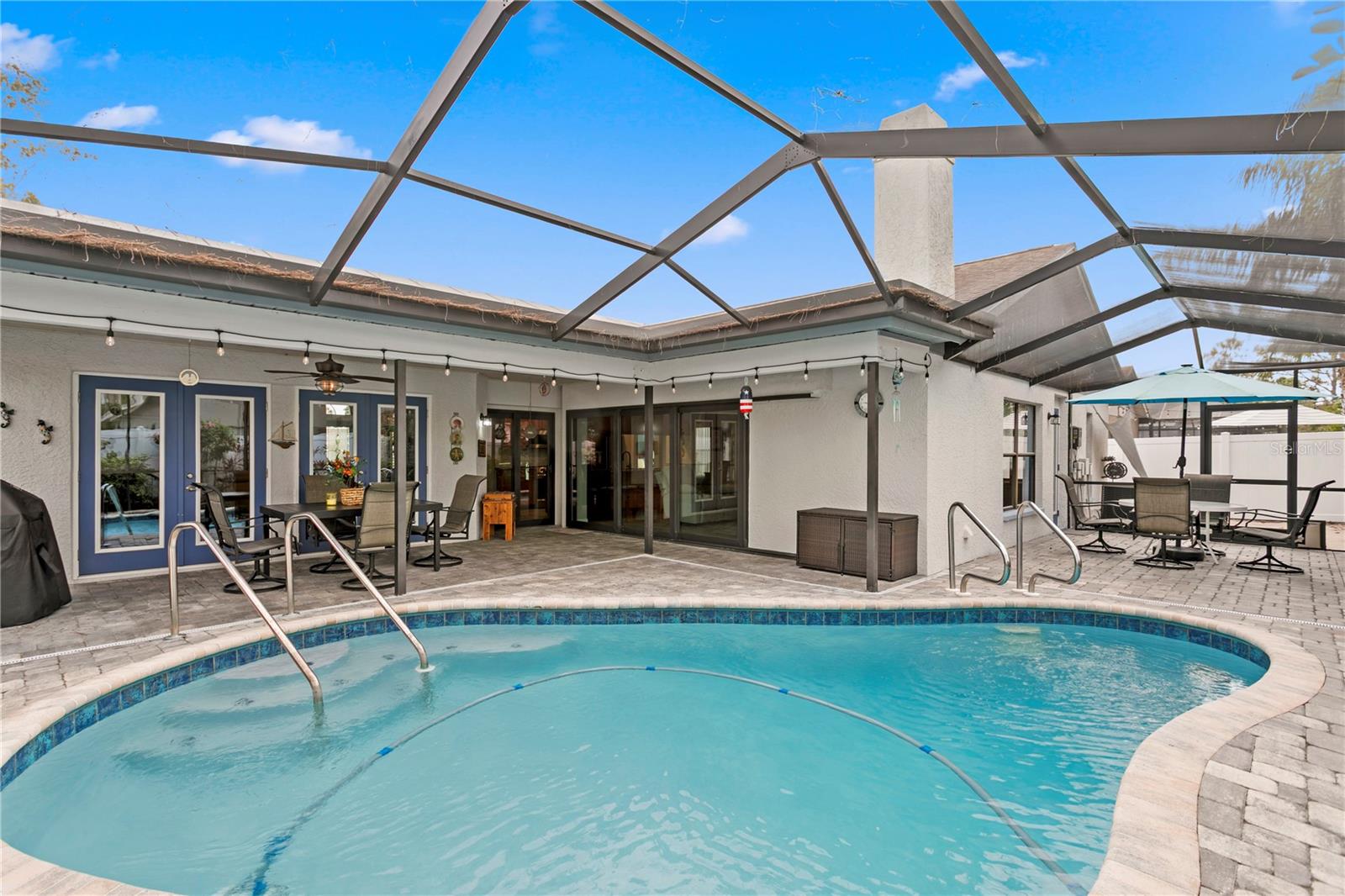 Listing photo id 1 for 11206 Pocket Brook