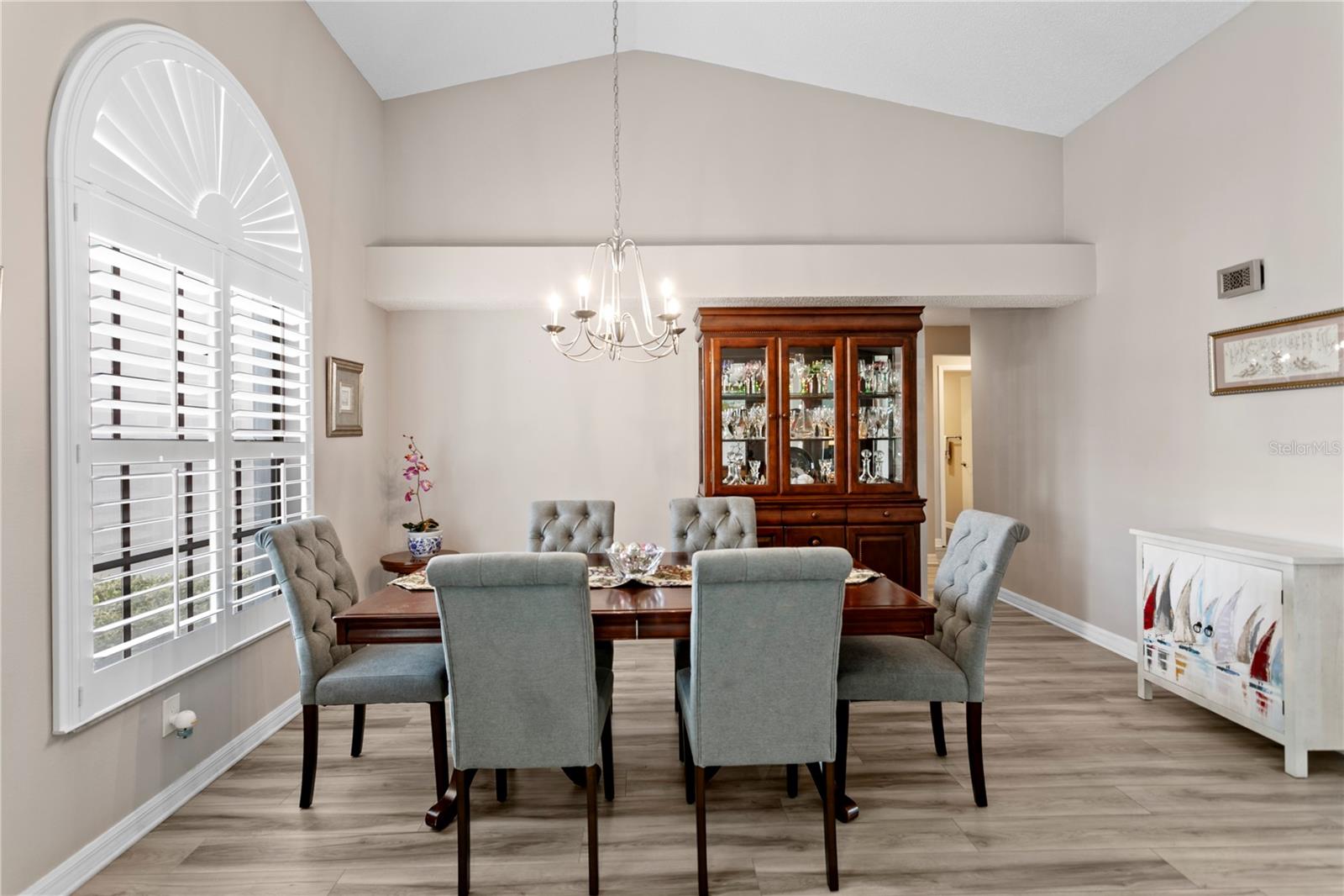 Listing photo id 3 for 11206 Pocket Brook