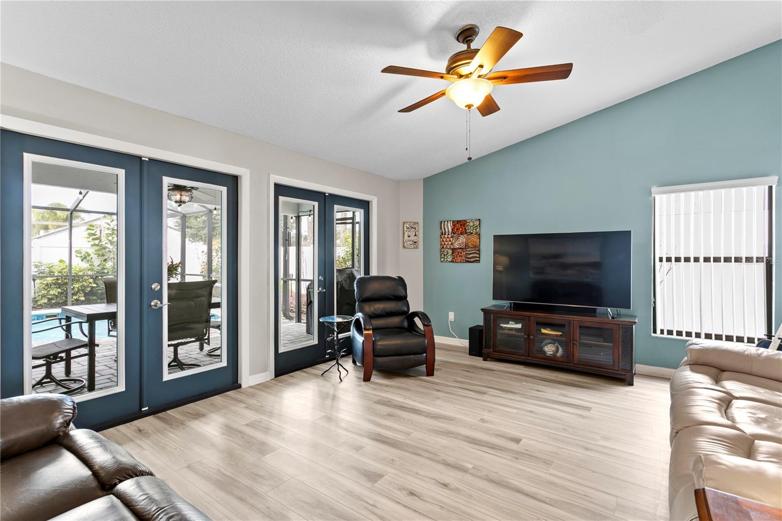 Listing photo id 7 for 11206 Pocket Brook