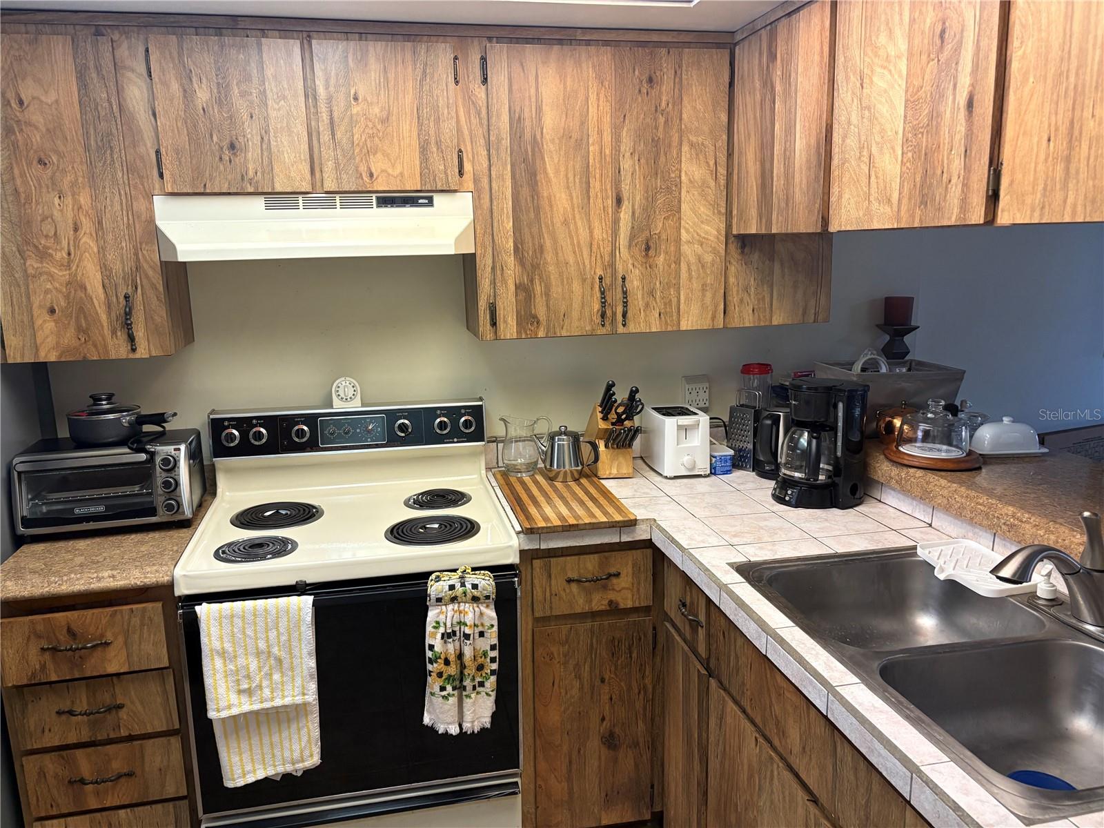 Image 10 of 28 For 2068 Sunset Grove Lane