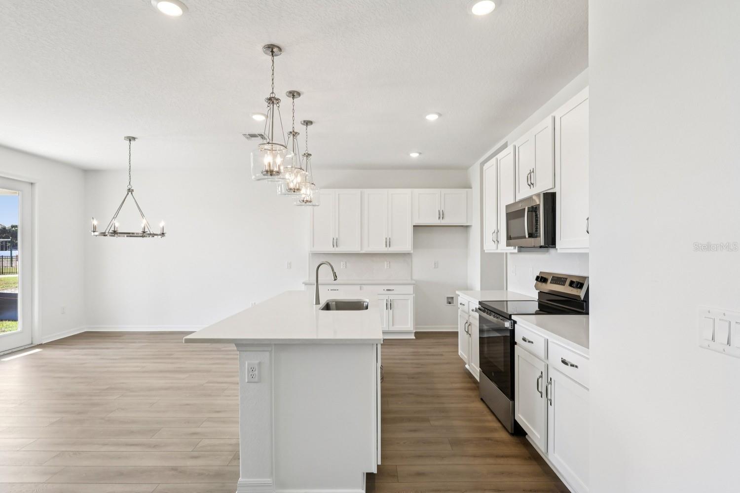 Image 13 of 38 For 5231 Painted Bamboo St