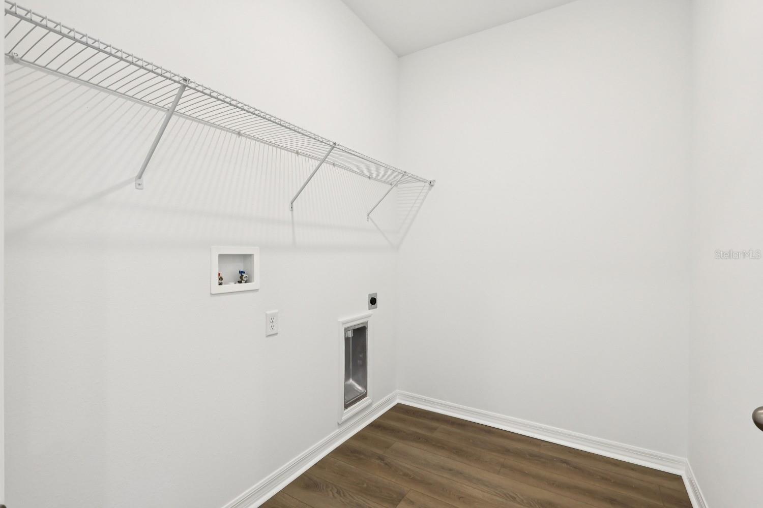 Image 16 of 38 For 5231 Painted Bamboo St