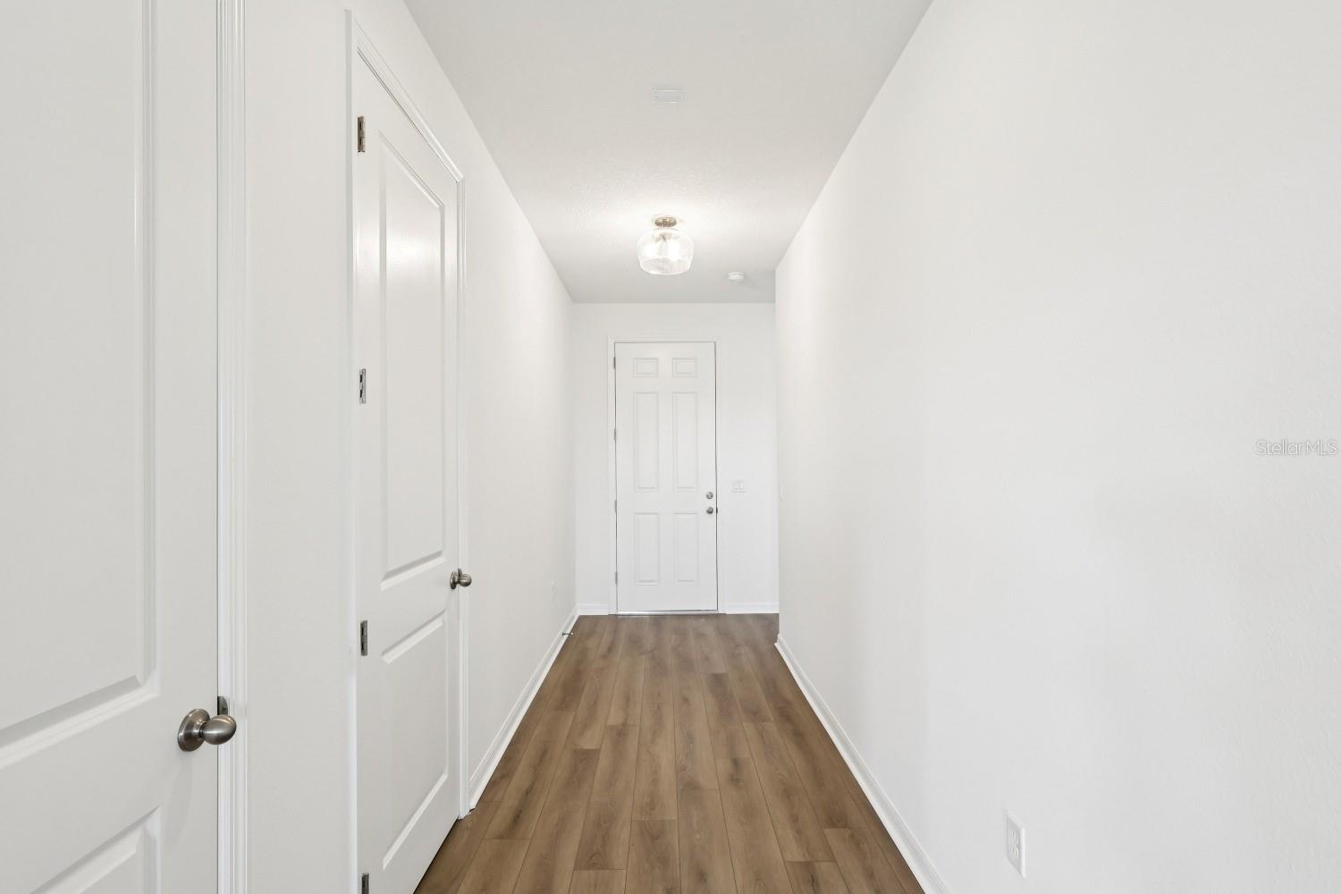 Image 17 of 38 For 5231 Painted Bamboo St