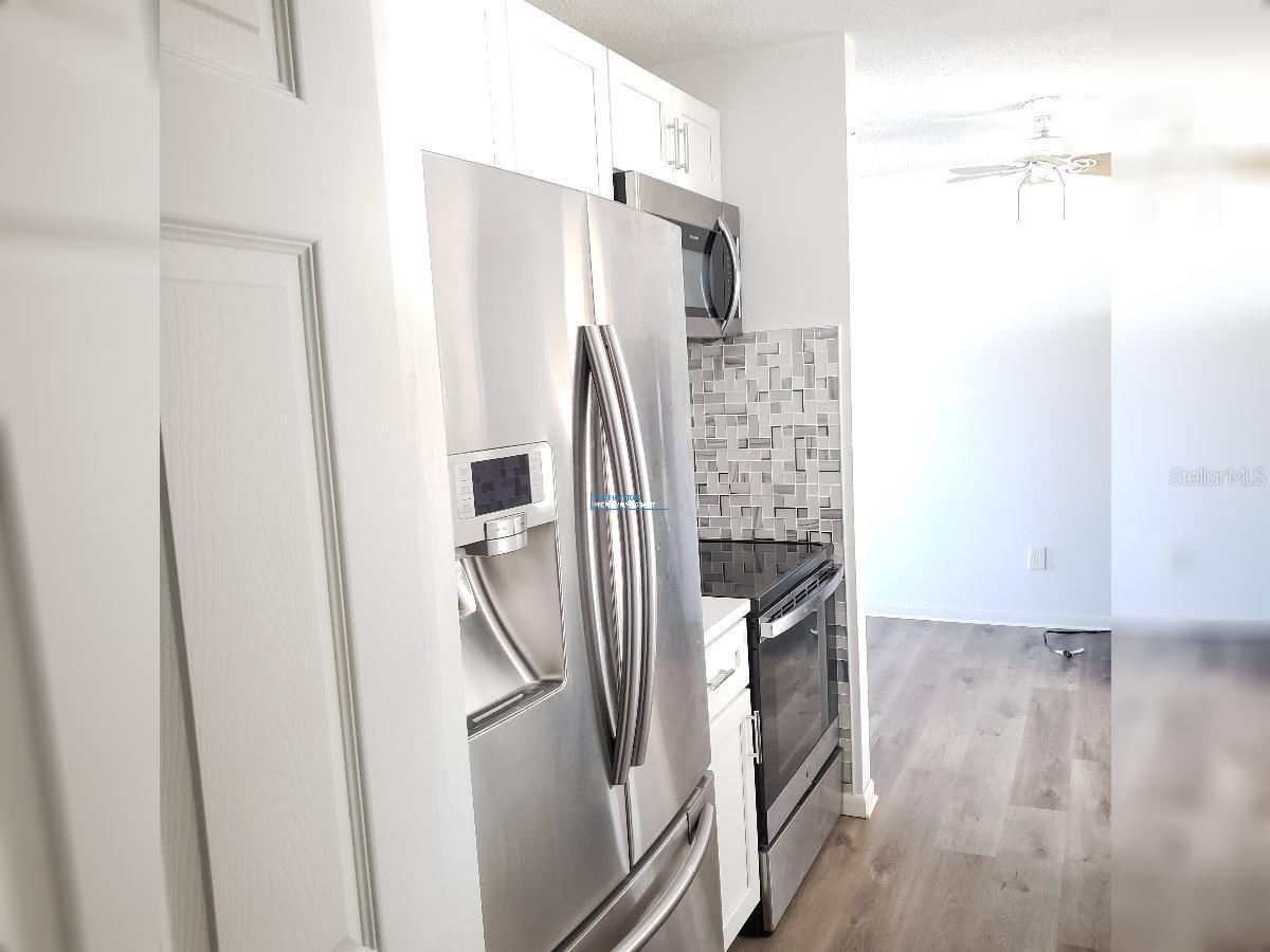 Image 10 of 26 For 4486 Yorkshire Avenue