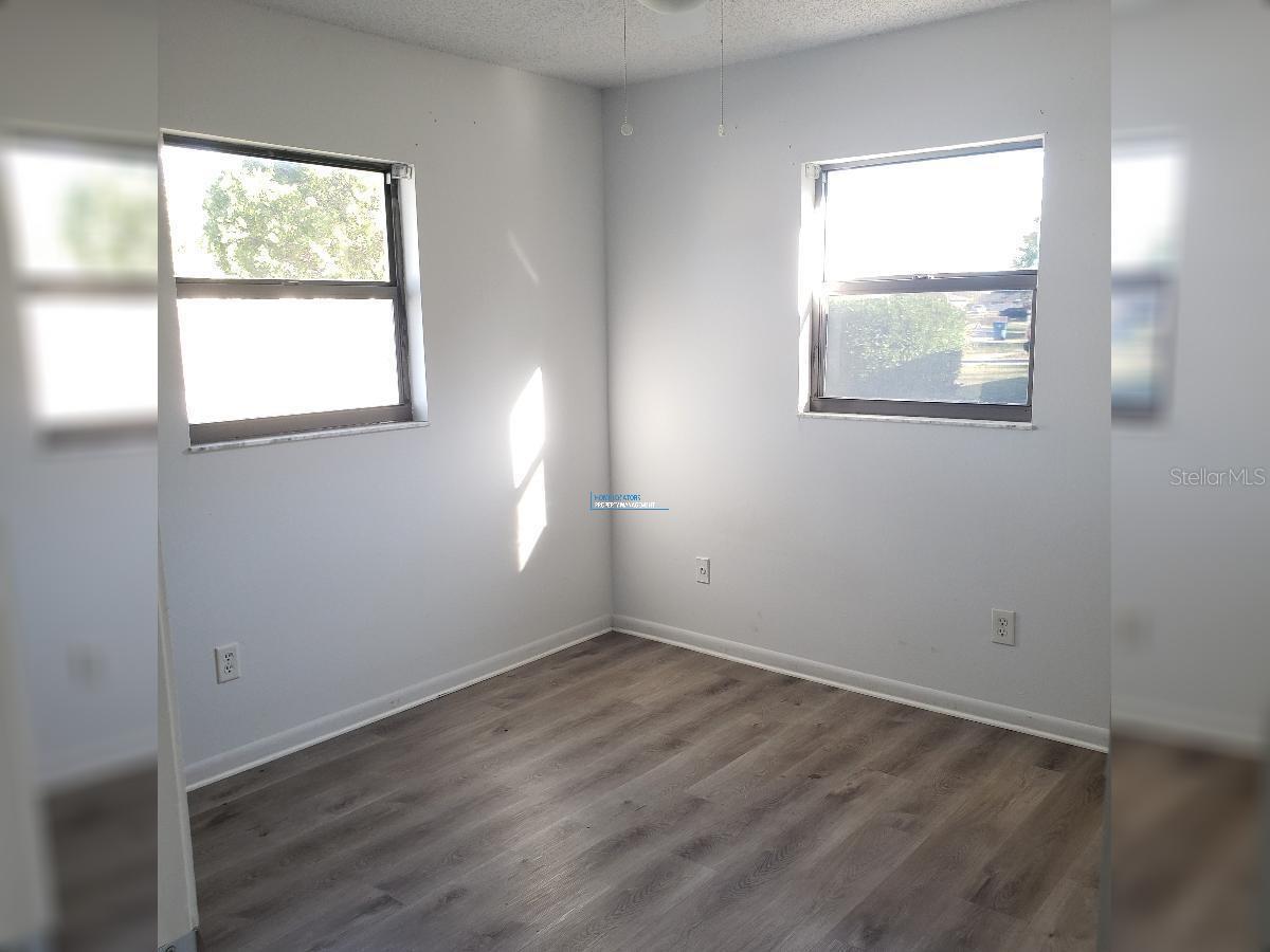 Image 12 of 26 For 4486 Yorkshire Avenue