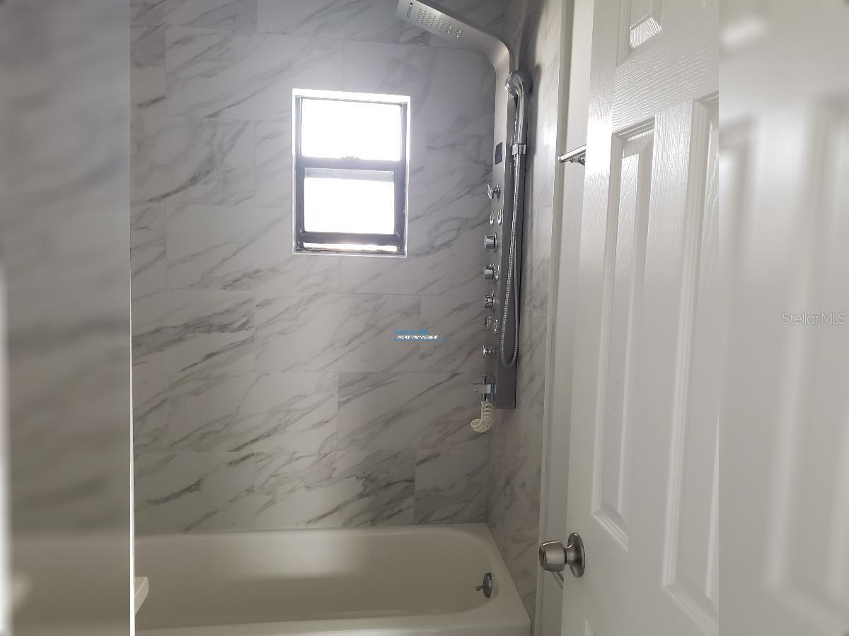 Image 20 of 26 For 4486 Yorkshire Avenue