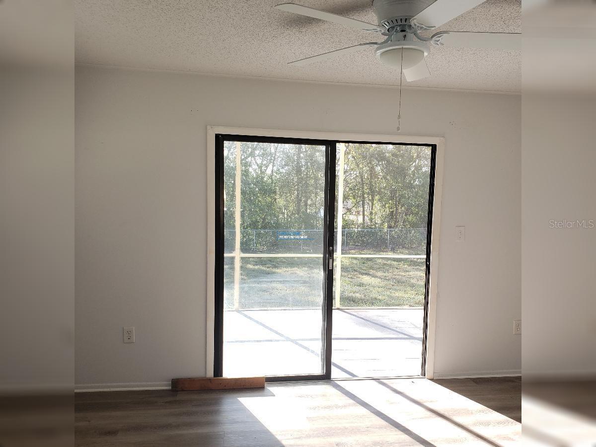 Image 23 of 26 For 4486 Yorkshire Avenue