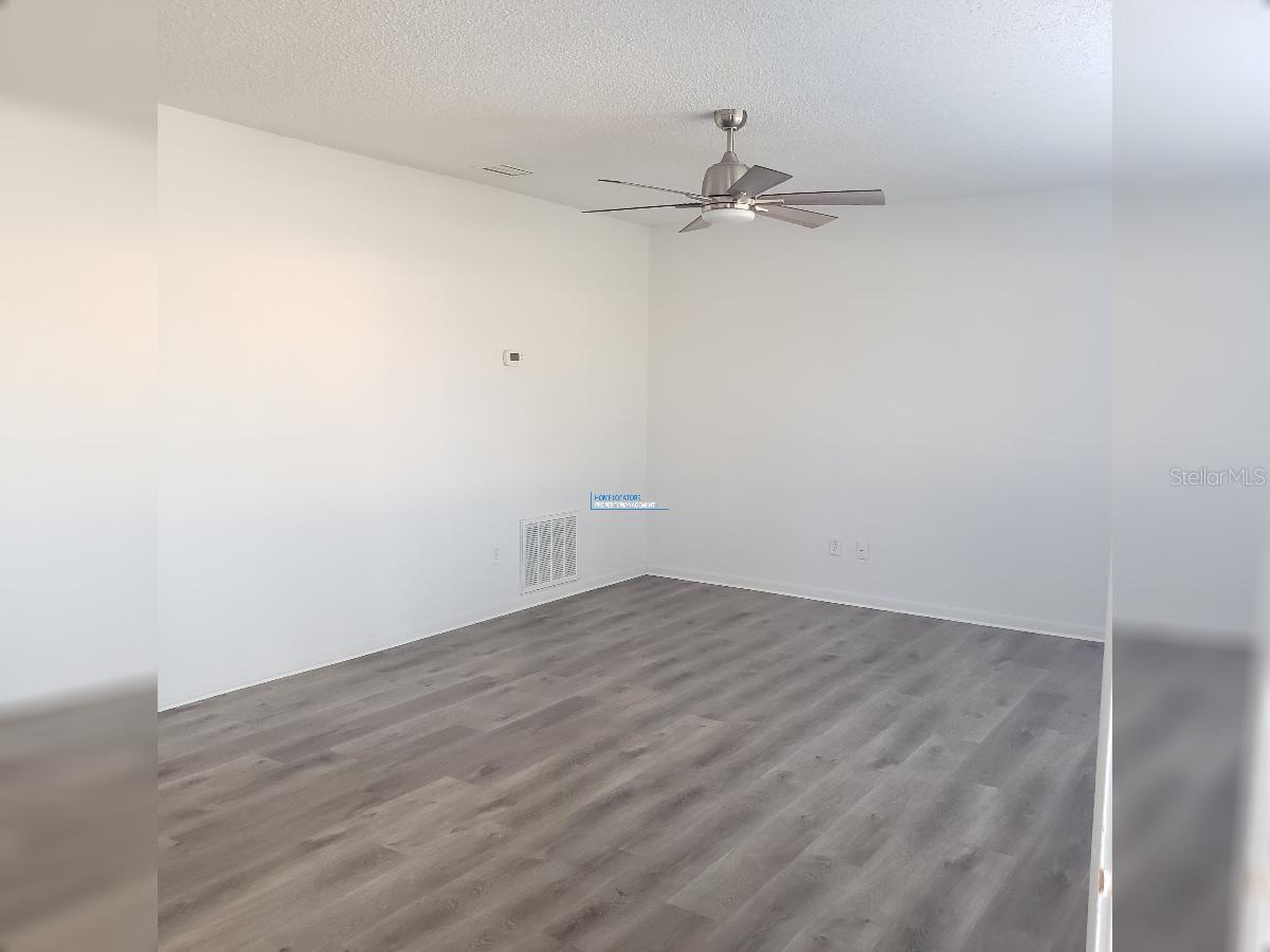 Image 3 of 26 For 4486 Yorkshire Avenue